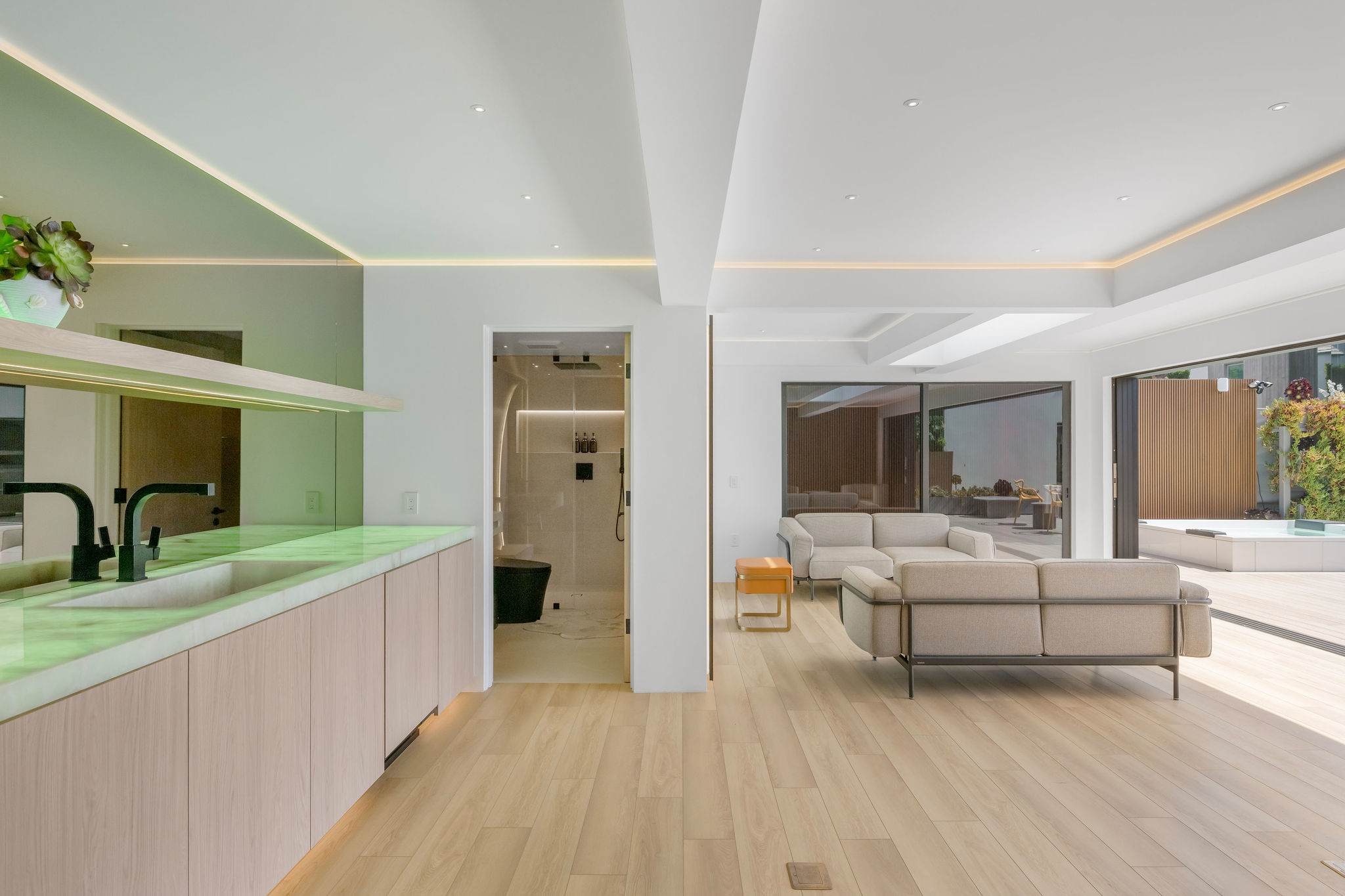 Seamless indoor-outdoor Malibu flow.