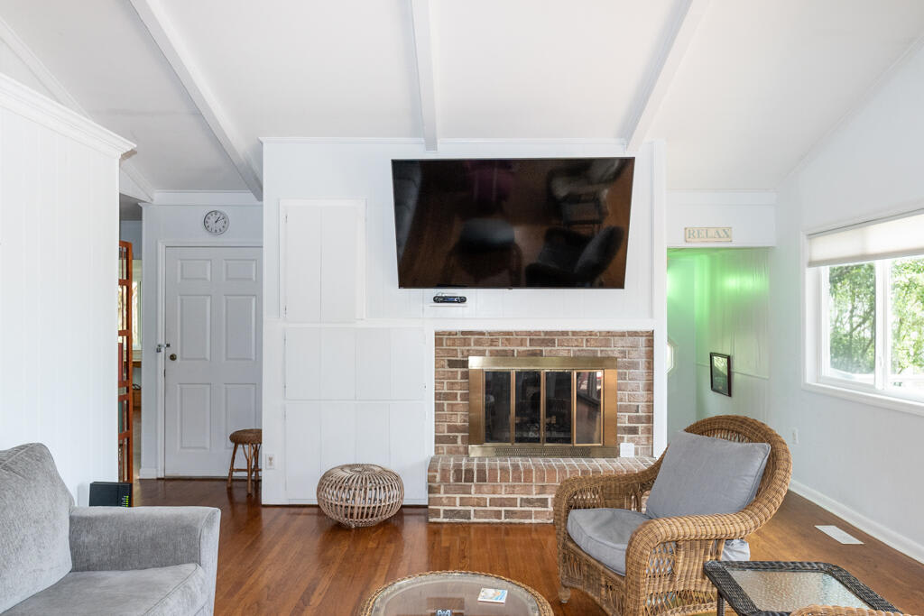 601 Dolphin Road | Photo 6