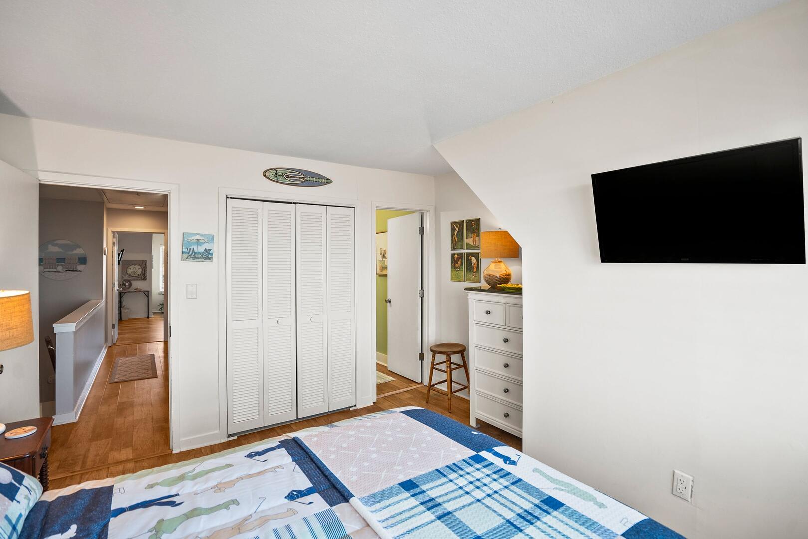 Guest Bedroom 2 with Queen Bed and Full En Suite Bathroom