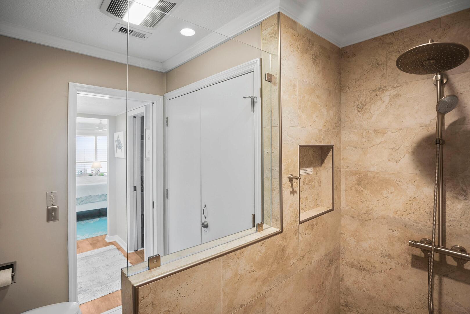 Primary Full En Suite Bathroom