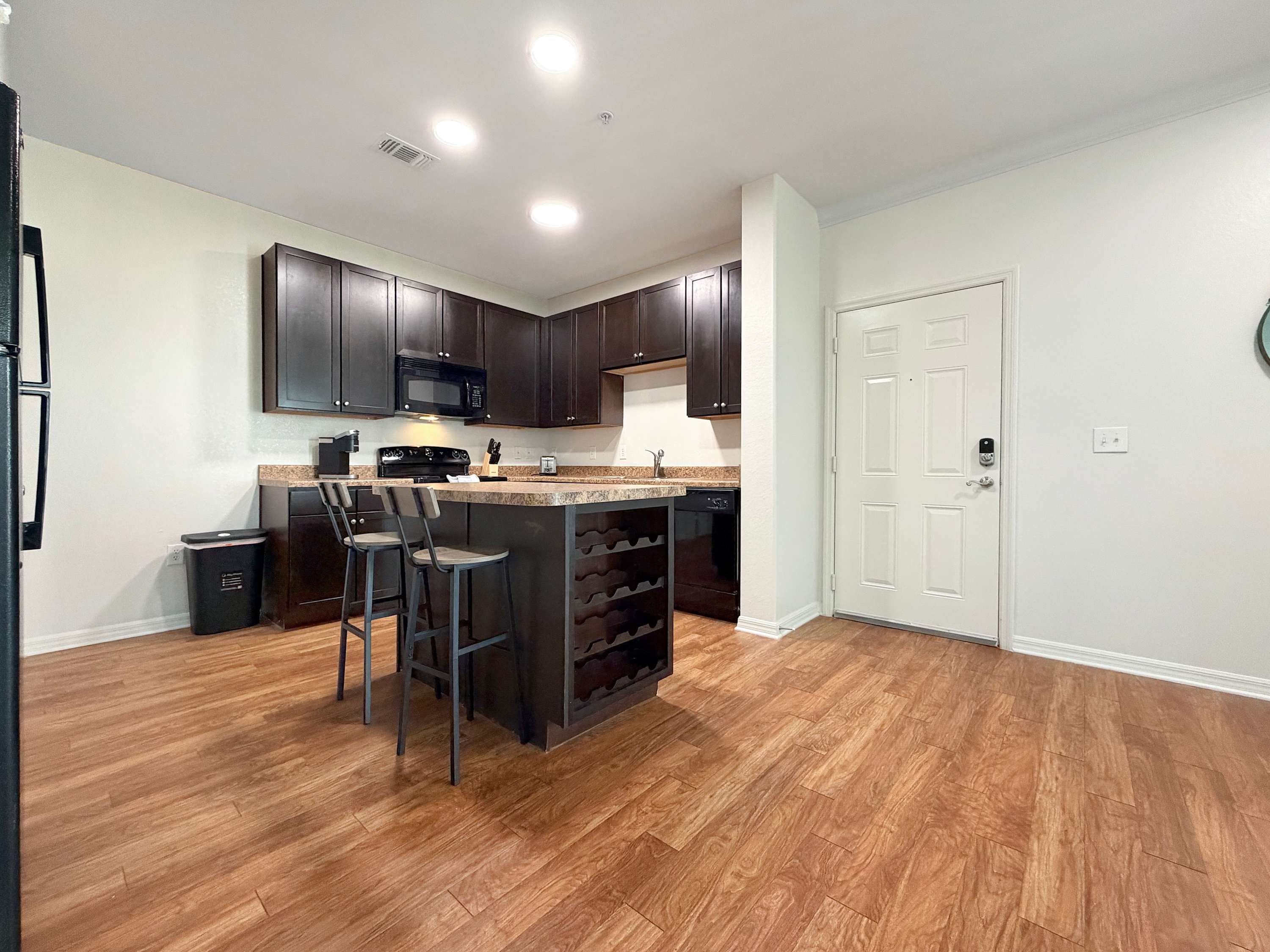 Tranquil 1 BR Apt on 1st Floor, Prime North Tampa Area