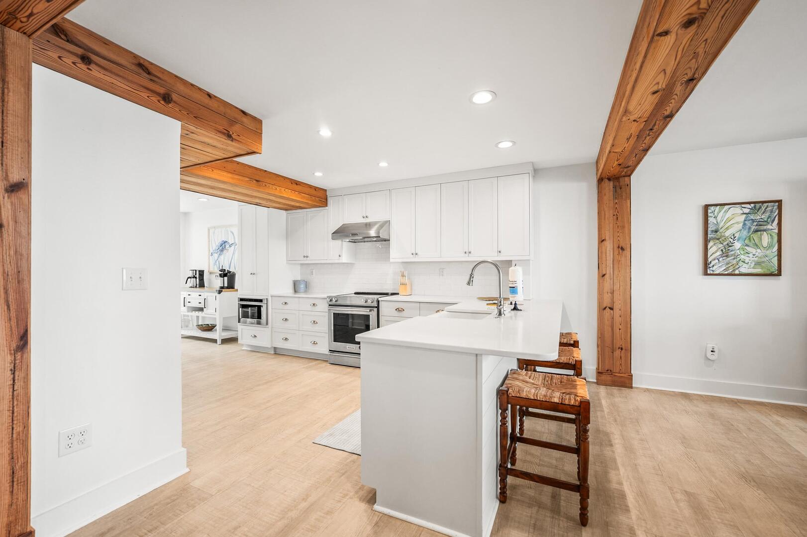Island Bar in Dining Area/Kitchen