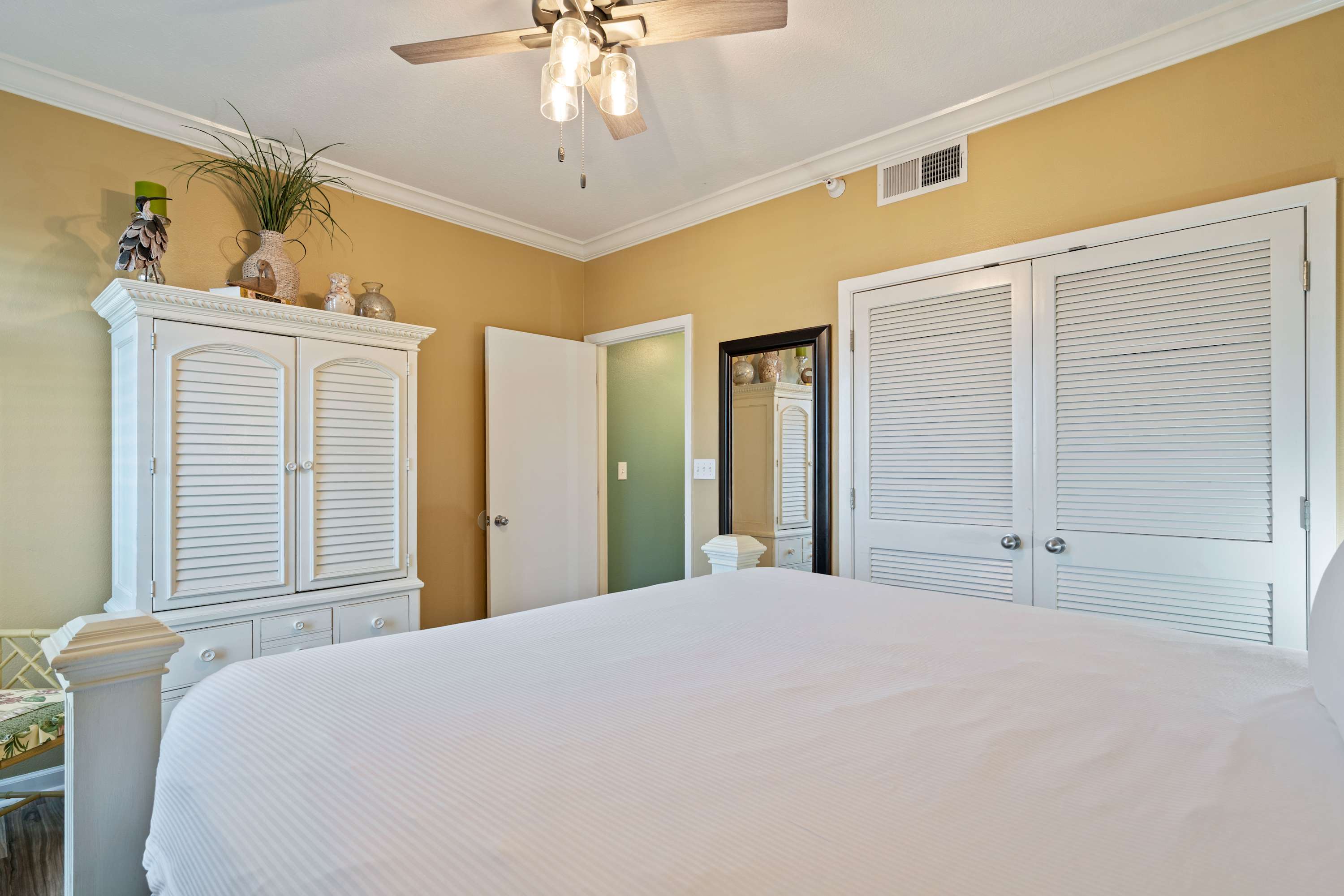 Navarre Towers 101 3 Bedroom | Photo 22