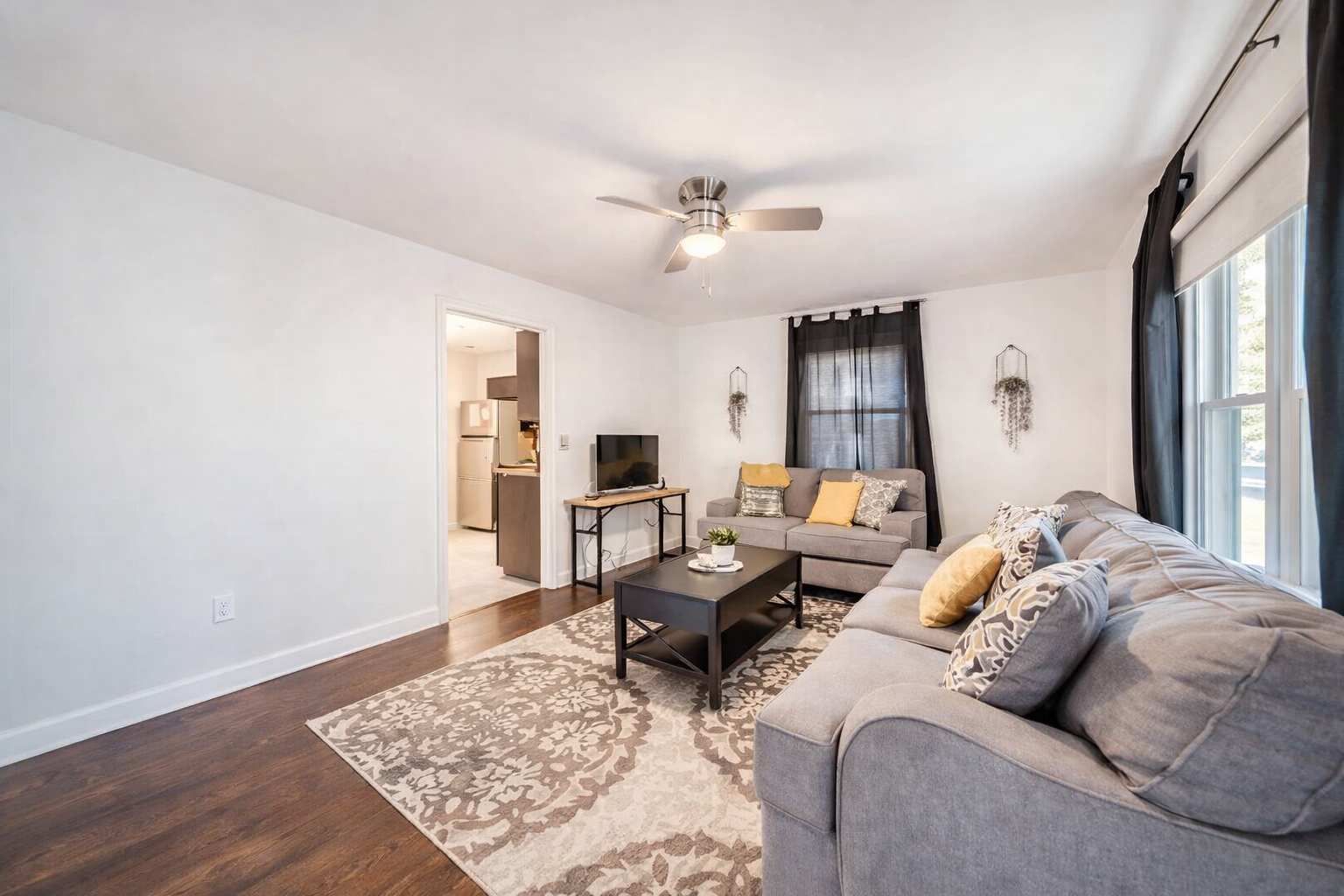 Spacious 3BR | Sleeps 6 | Near Downtown St. James — Saint James, MO — vacation rental