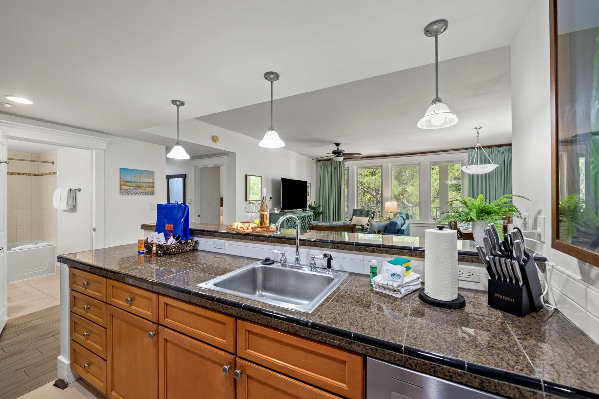 Baytowne Bliss at Lasata with Heated Pool & Golf Cart - Picture 12