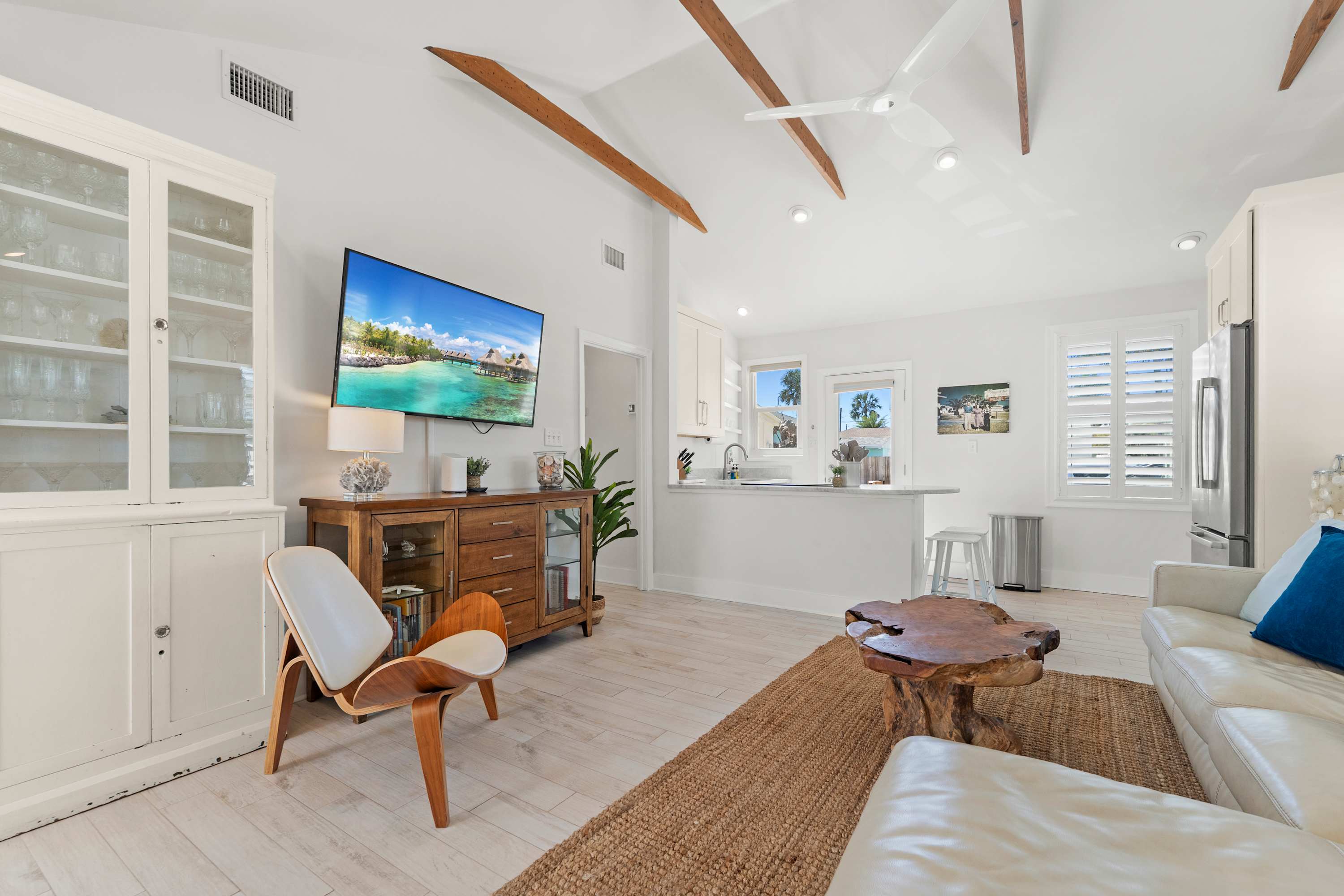  Beach Cabana, Sparkling Pool, Steps to Beach Pier