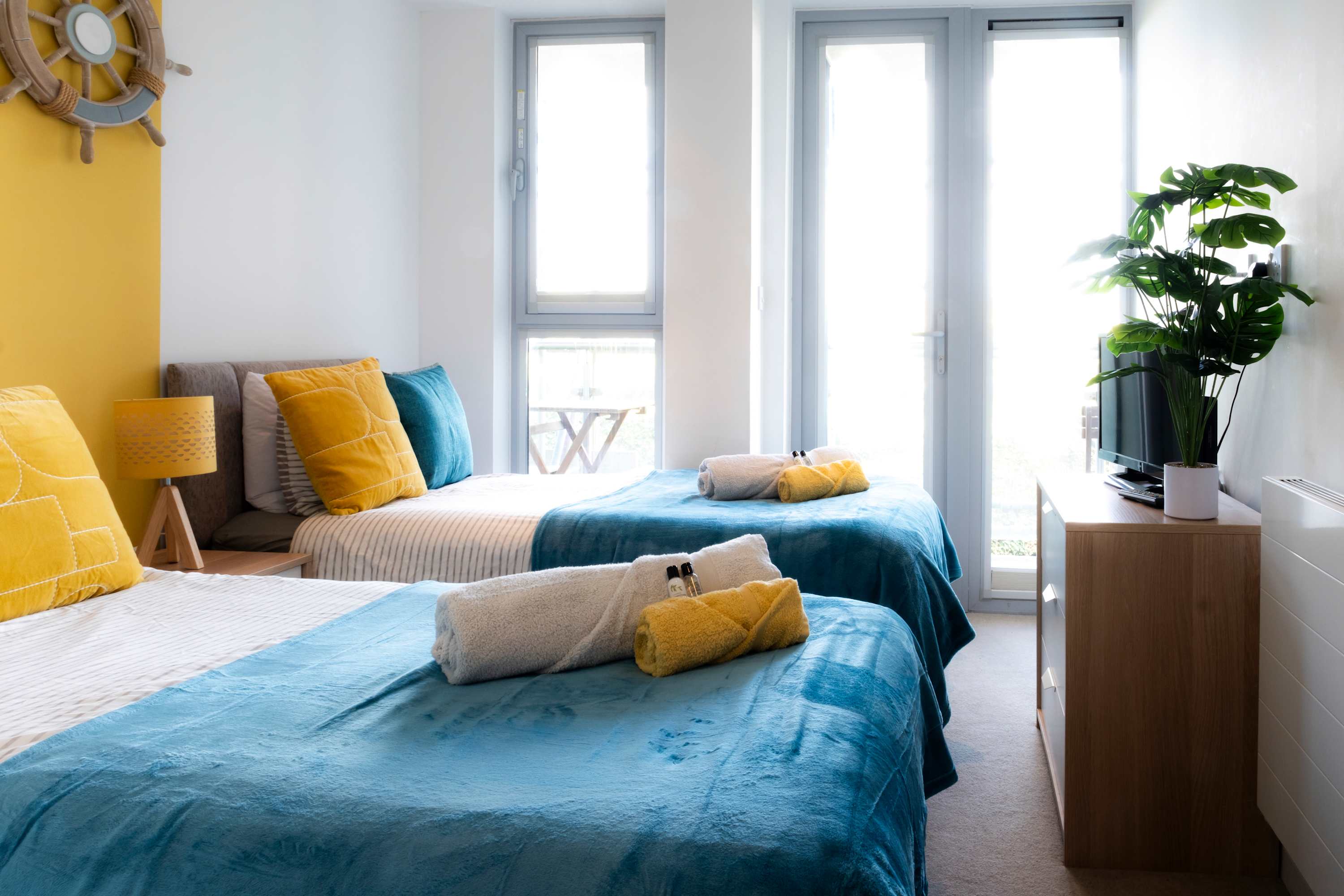 View Luxury Fistral Beach Apartment Newquay, Cornwall Parking in 28 Zinc Apartments, Headland Road 2-10 TR7 1FD Luxury Fistral Beach Apartment Newquay, Cornwall Parking in 28 Zinc Apartments, Headland Road 2-10 TR7 1FD - Property image 7 - VivreStays