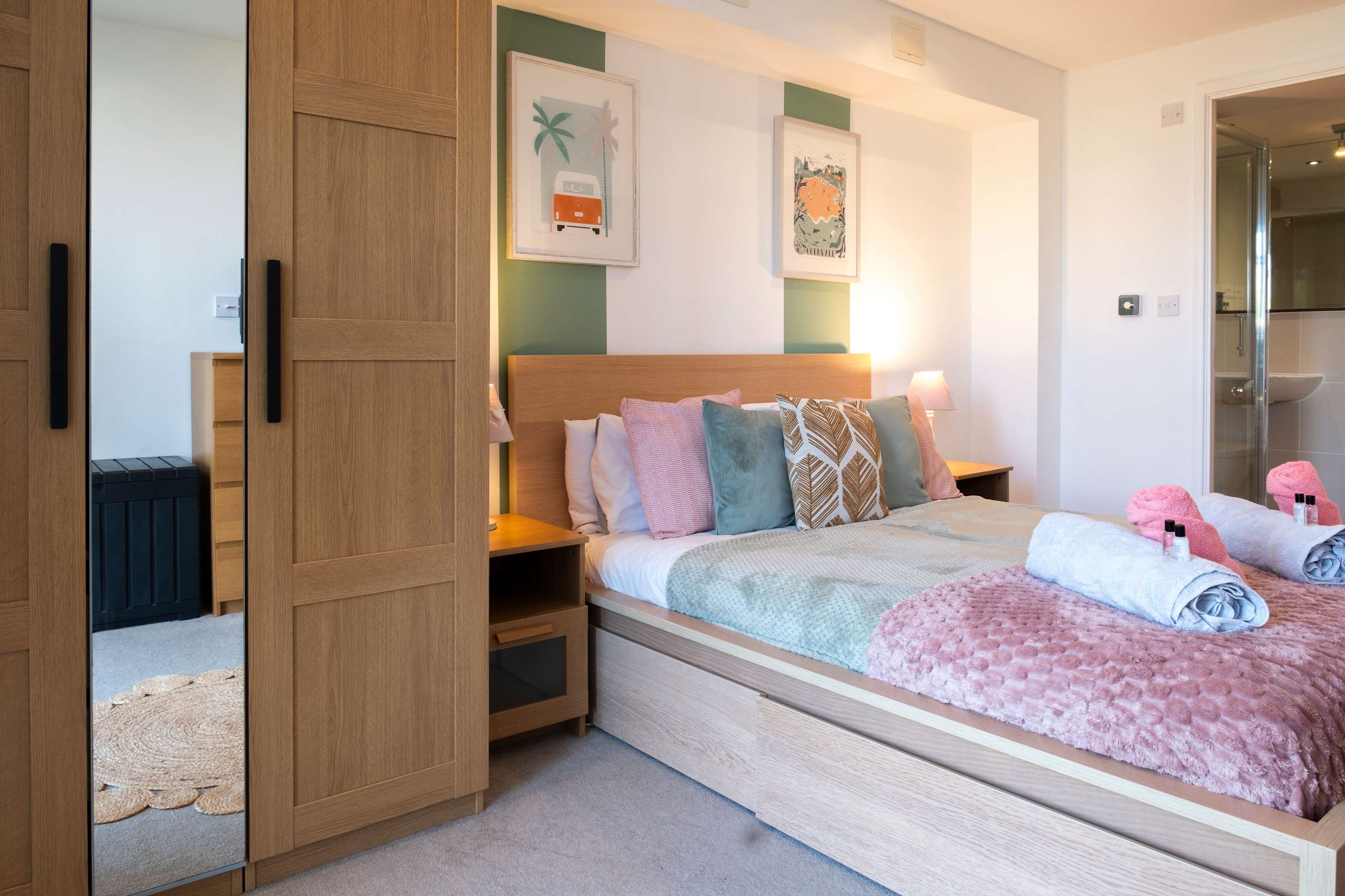 View Luxury Fistral Beach Apartment Newquay, Cornwall Parking in 28 Zinc Apartments, Headland Road 2-10 TR7 1FD Luxury Fistral Beach Apartment Newquay, Cornwall Parking in 28 Zinc Apartments, Headland Road 2-10 TR7 1FD - Property image 20 - VivreStays