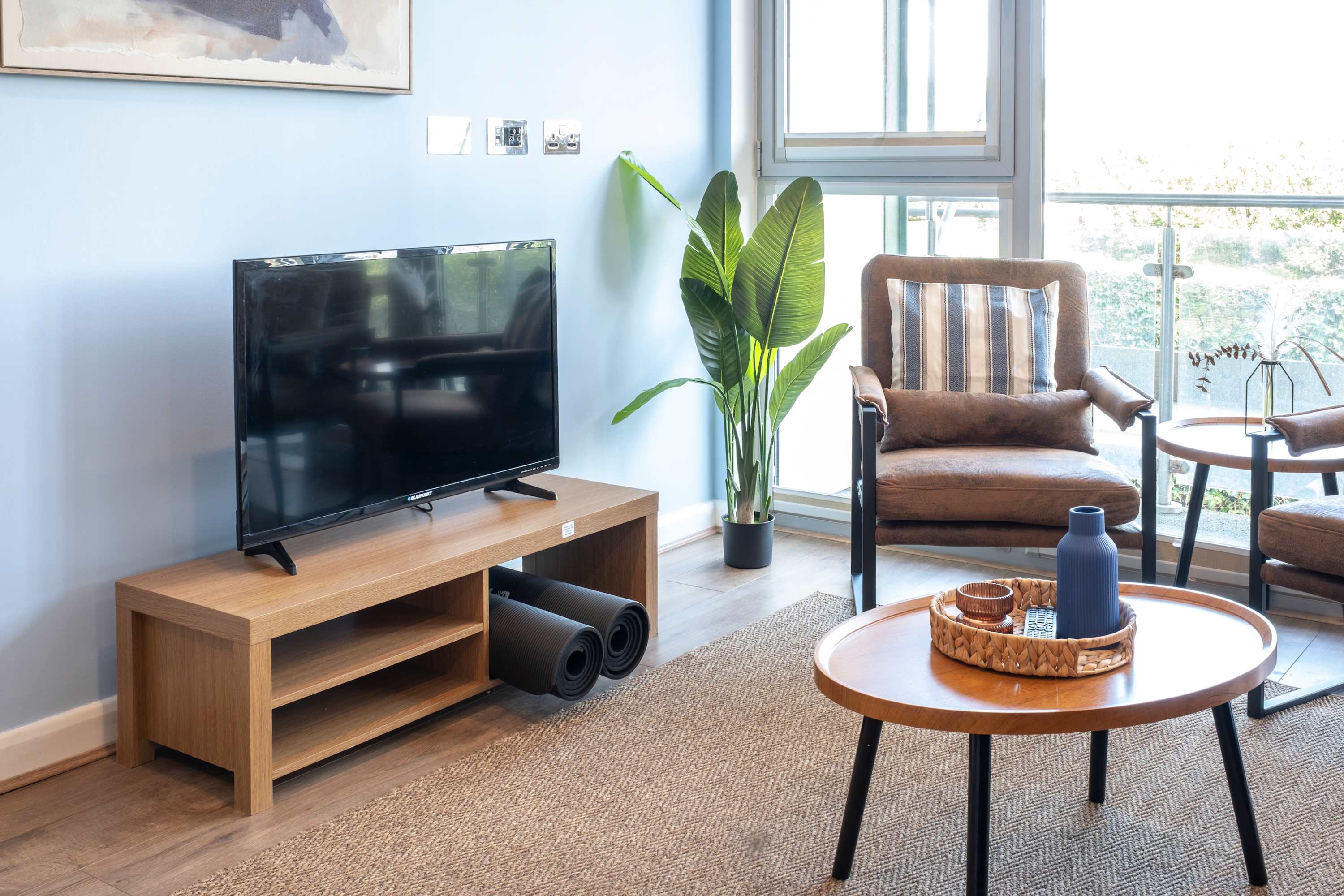 View Luxury Fistral Beach Apartment Newquay, Cornwall Parking in 28 Zinc Apartments, Headland Road 2-10 TR7 1FD Luxury Fistral Beach Apartment Newquay, Cornwall Parking in 28 Zinc Apartments, Headland Road 2-10 TR7 1FD - Property image 11 - VivreStays