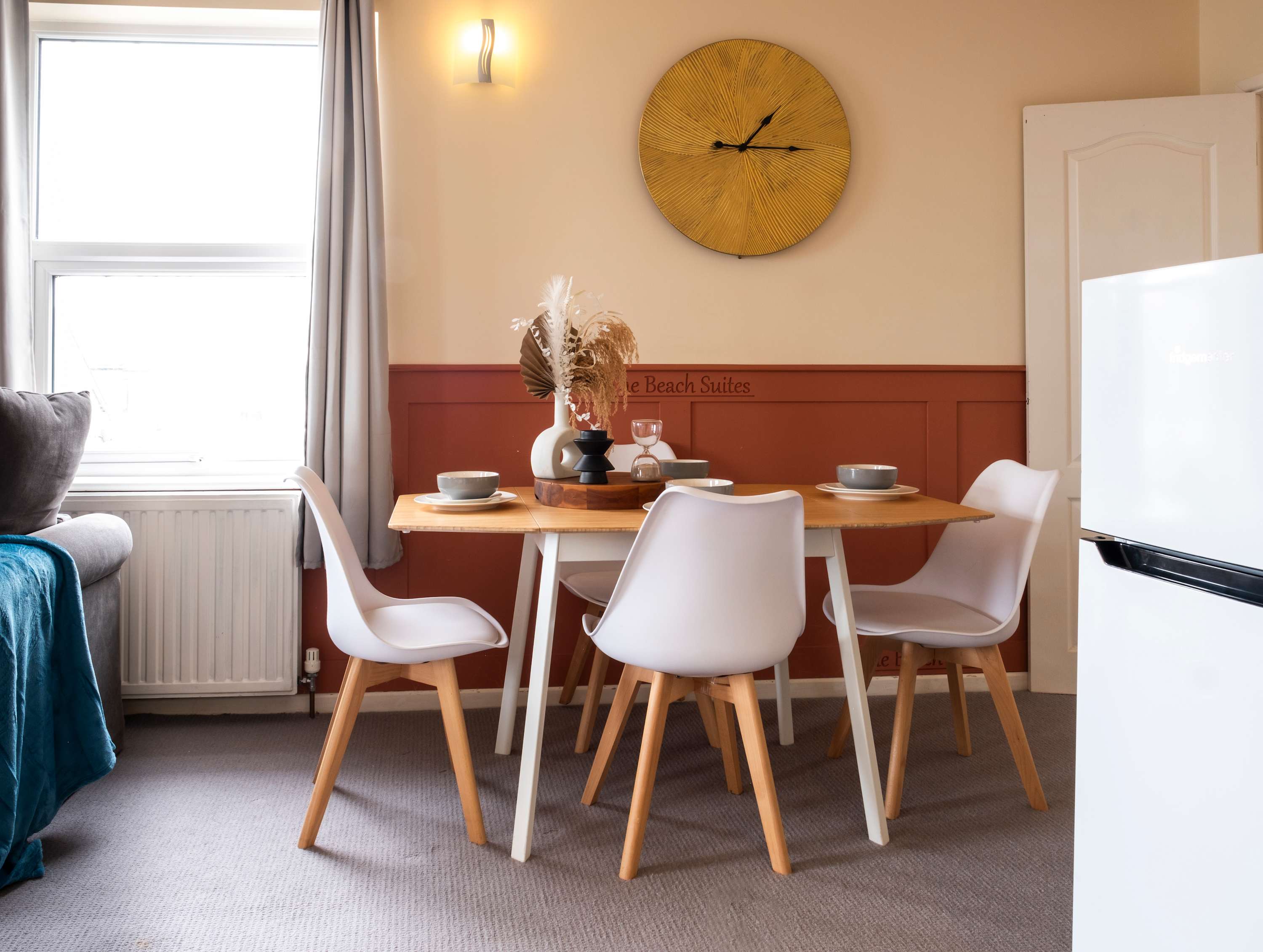 View Beachfront Pet-Friendly Apt w/Stunning Sea Views in 8a Manor Road TR7 Beachfront Pet-Friendly Apt w/Stunning Sea Views in 8a Manor Road TR7 - Property image 17 - VivreStays