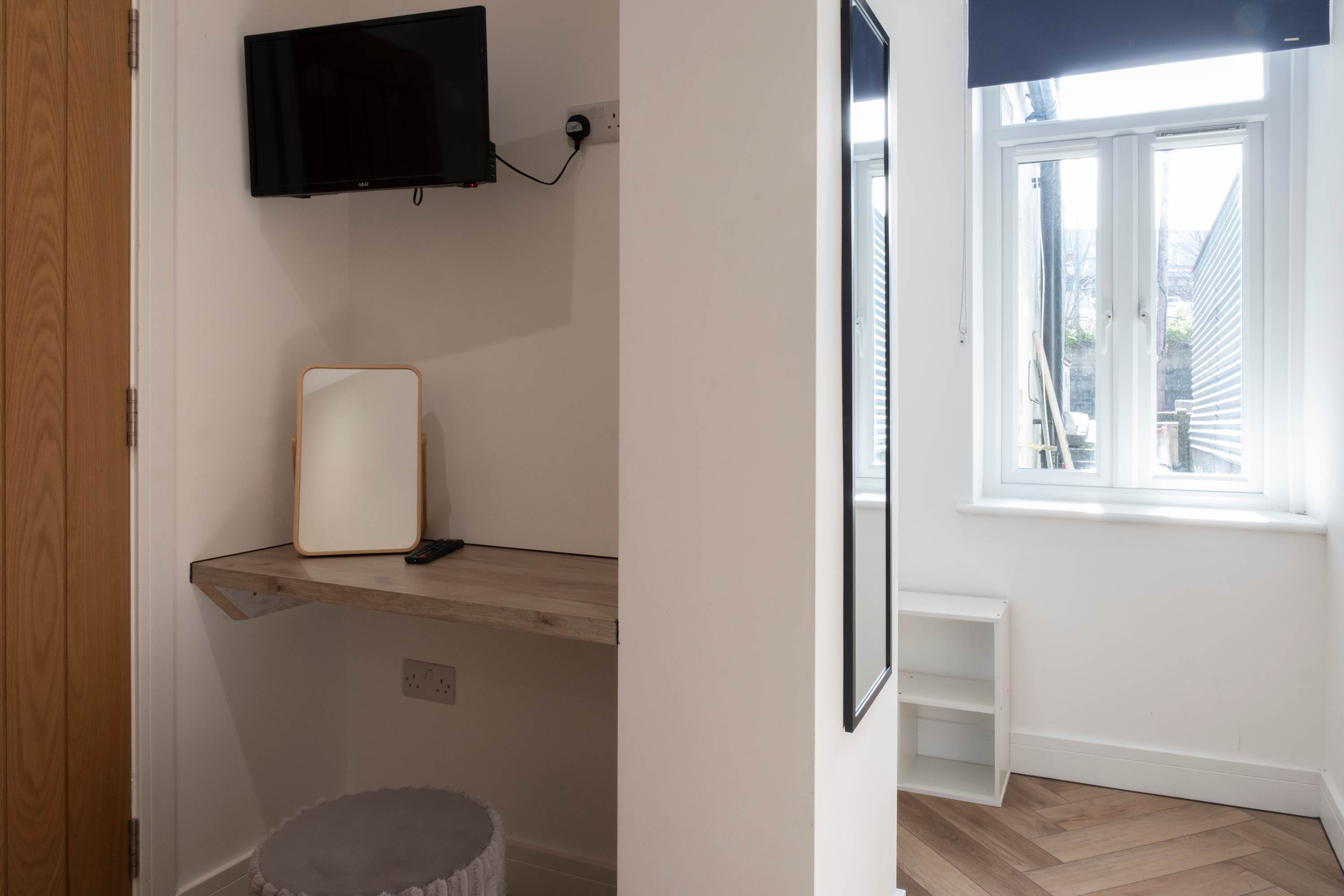 View Luxury Apartment Newquay Sea Views Pet Friendly in 8B Manor Road TR7 1JQ Luxury Apartment Newquay Sea Views Pet Friendly in 8B Manor Road TR7 1JQ - Property image 17 - VivreStays