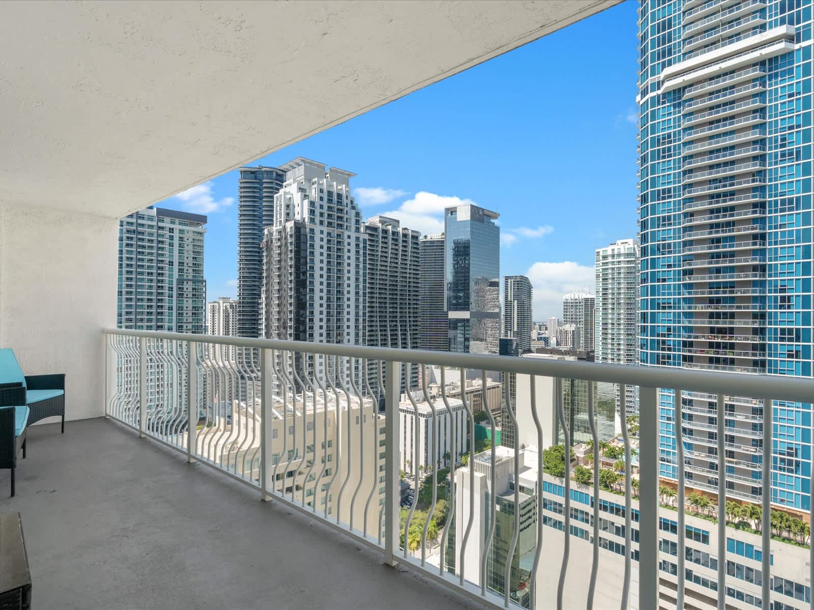 Brickell 1BR ⢠Skyline / Pool ⢠FIFA Fan Fest