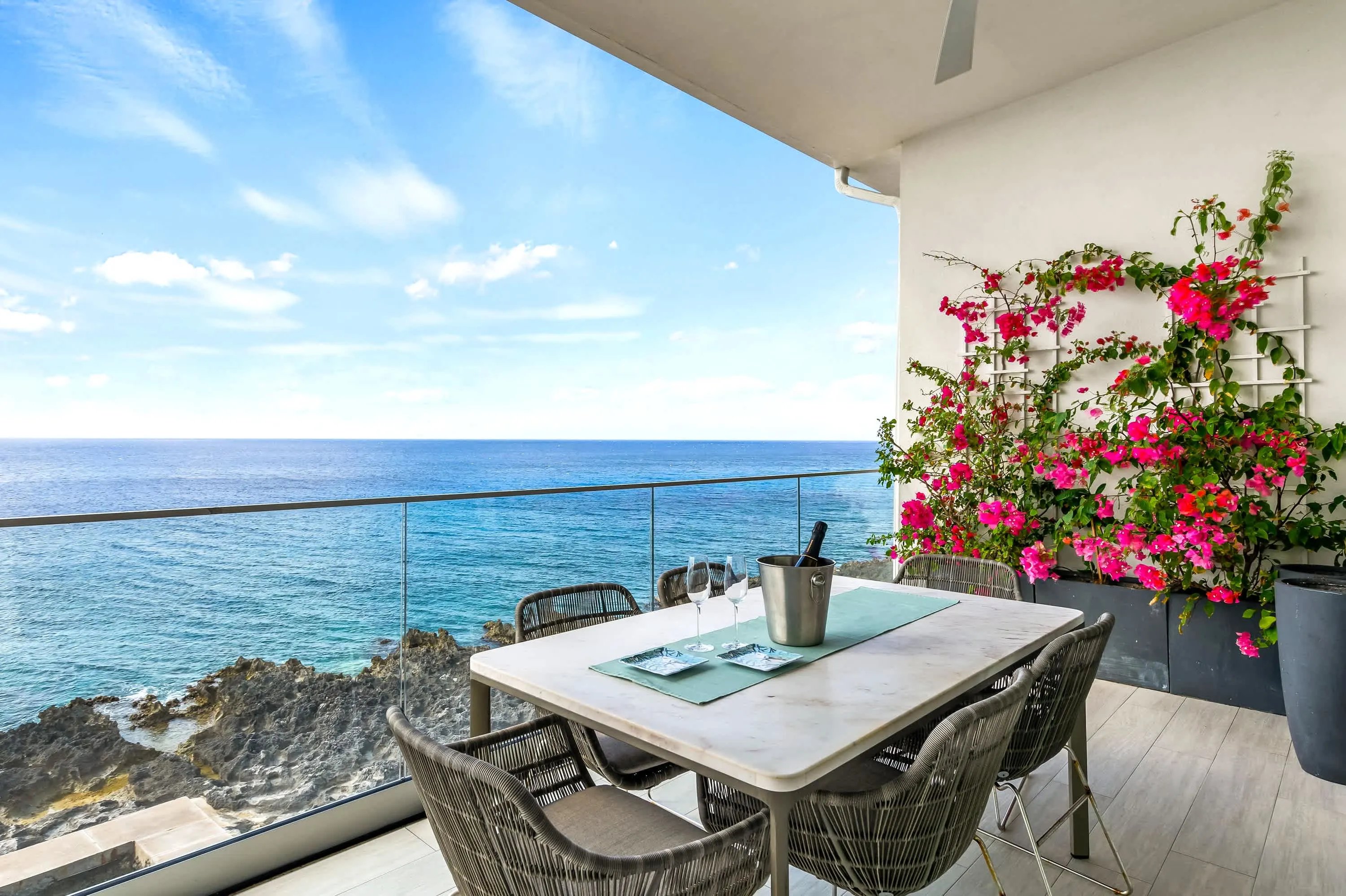 Modern Penthouse Oceanfront 1 Bdr Condo /w  Pool