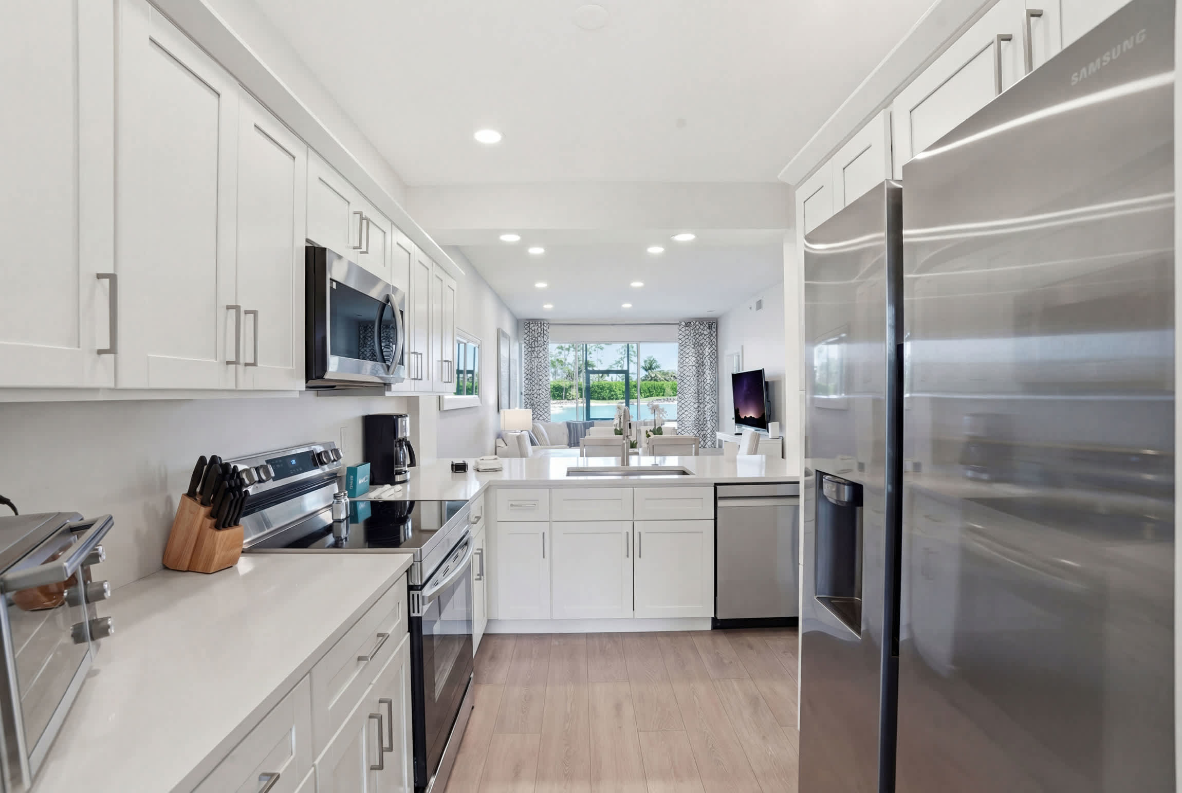 1516 Amazing Golf and Lake View in Luxury Villa | Photo 12