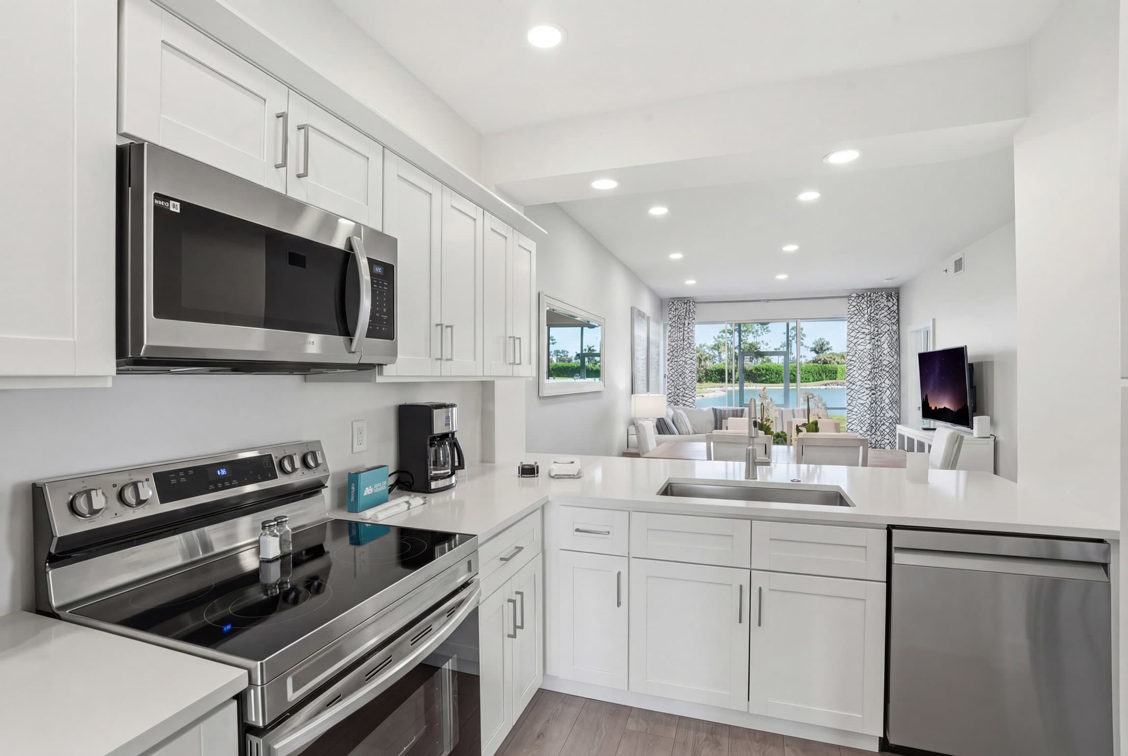 1516 Amazing Golf and Lake View in Luxury Villa | Photo 2