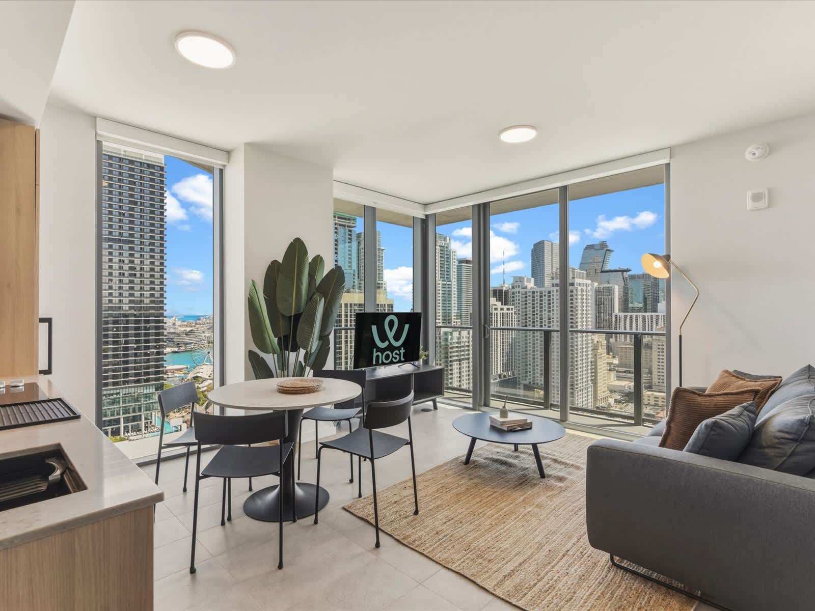 Handy FIFA Fan Fest  |  2BR Condo | Pool + Gym