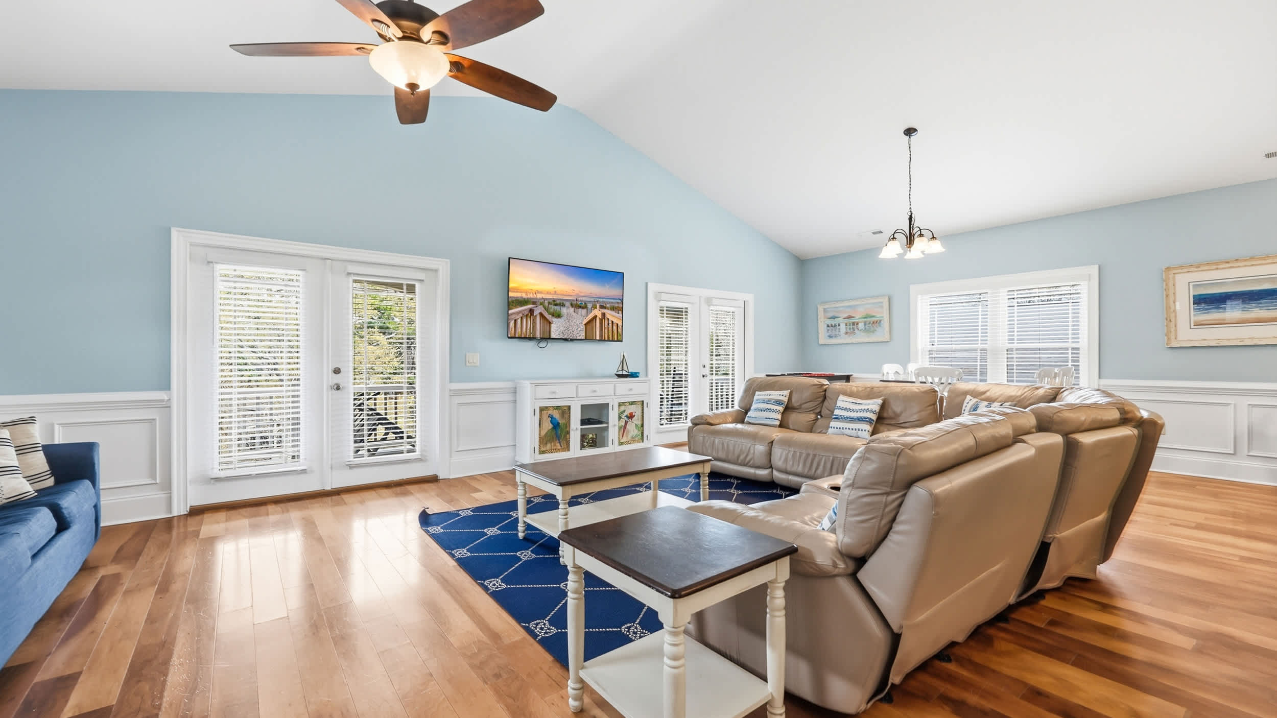 The Palm Luxury Beach House w Pool and Game Room