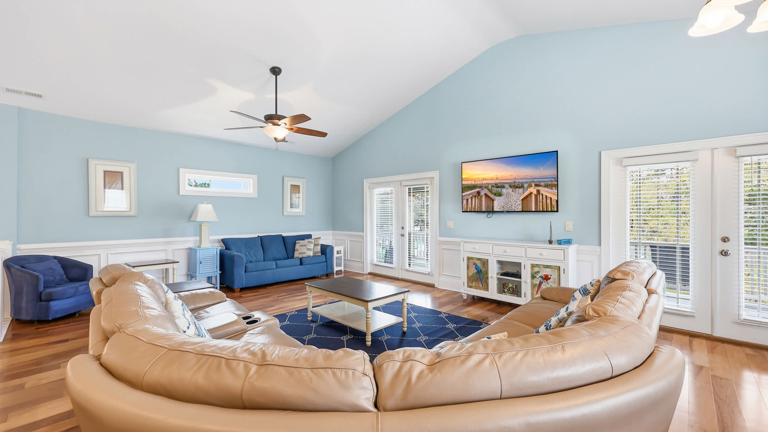 The Palm Luxury Beach House w Pool and Game Room