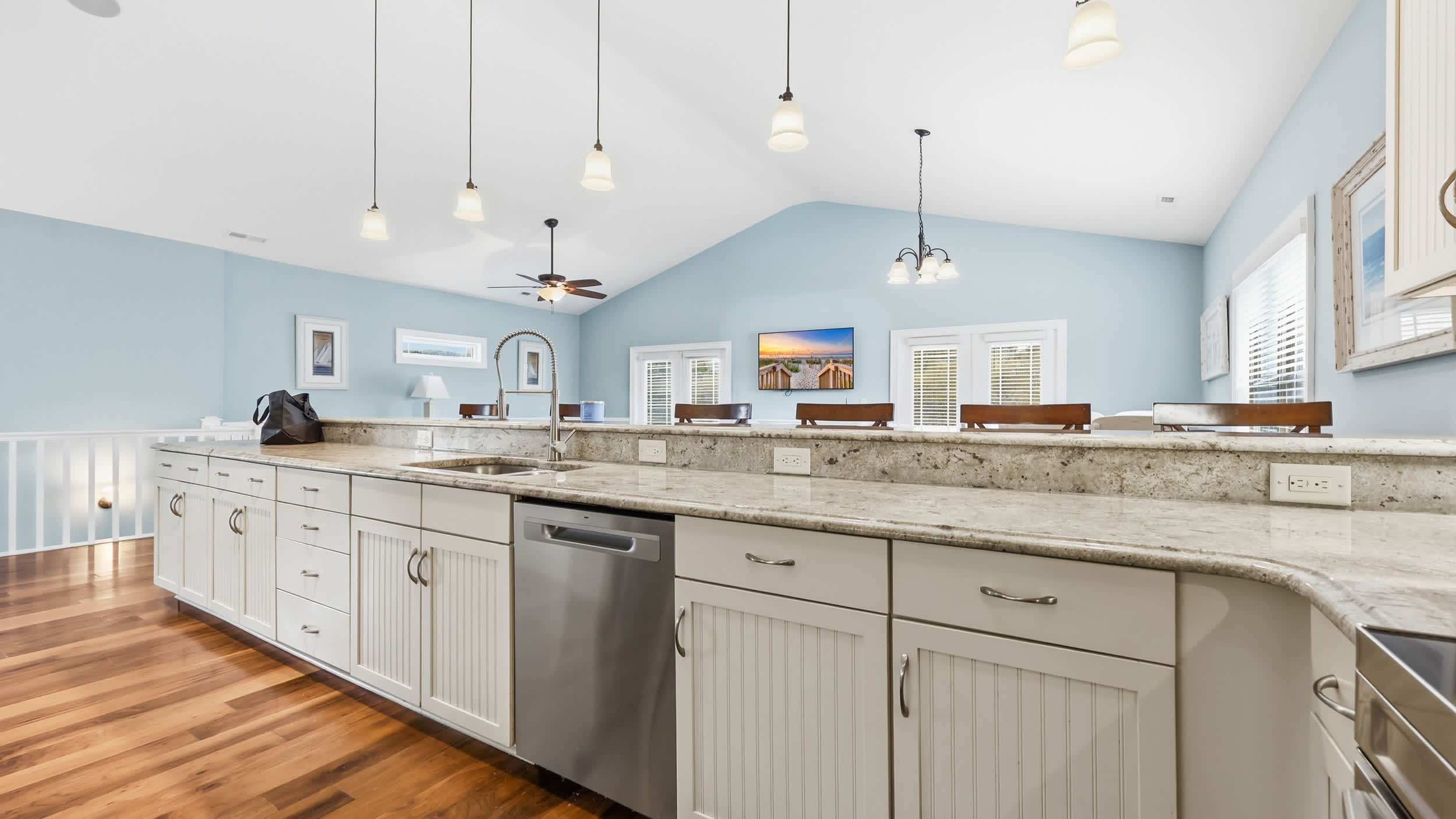 The Palm Luxury Beach House w Pool and Game Room