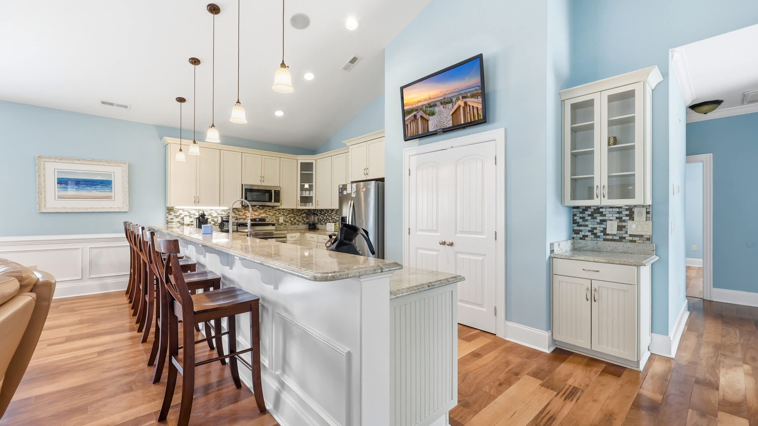 The Palm Luxury Beach House w Pool and Game Room