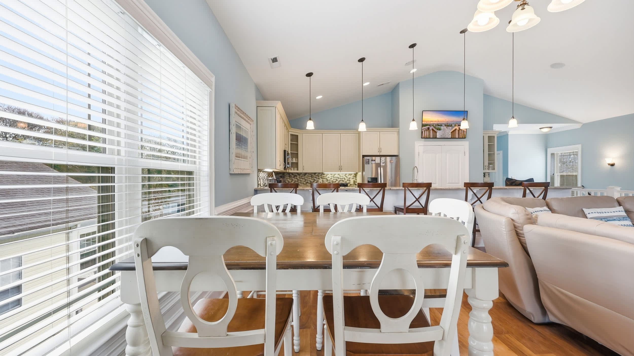 The Palm Luxury Beach House w Pool and Game Room