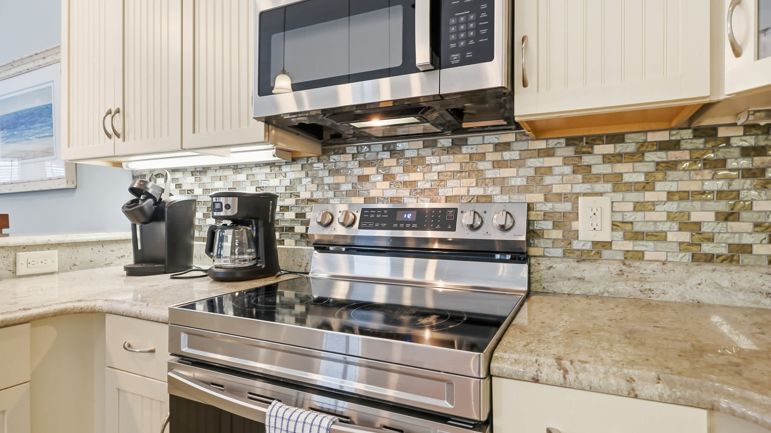 The Palm Luxury Beach House w Pool and Game Room