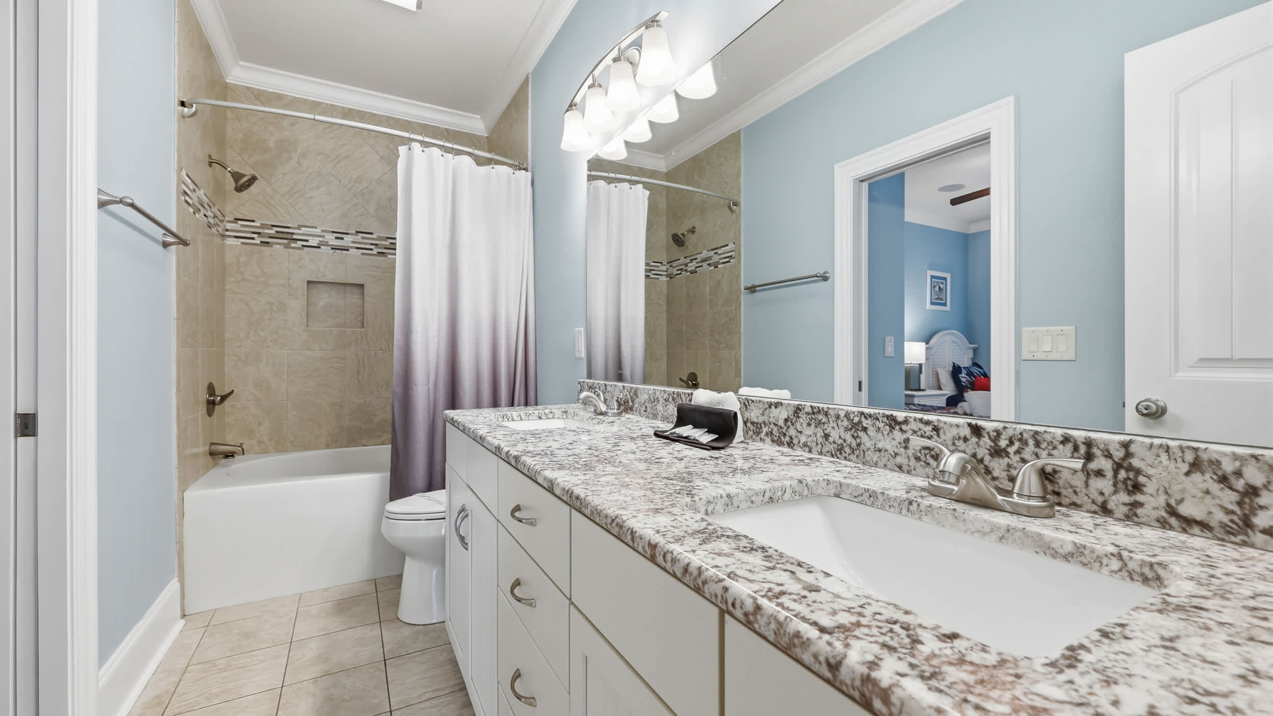 The Palm Luxury Beach House w Pool and Game Room