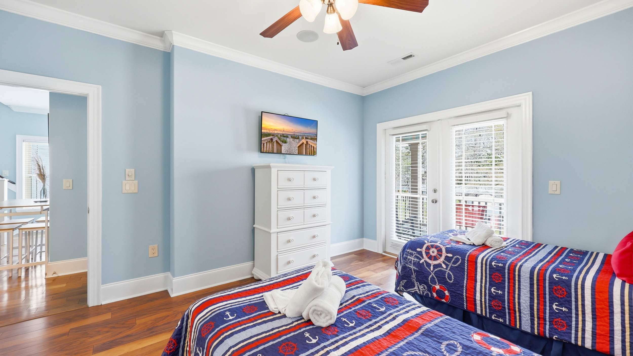 The Palm Luxury Beach House w Pool and Game Room