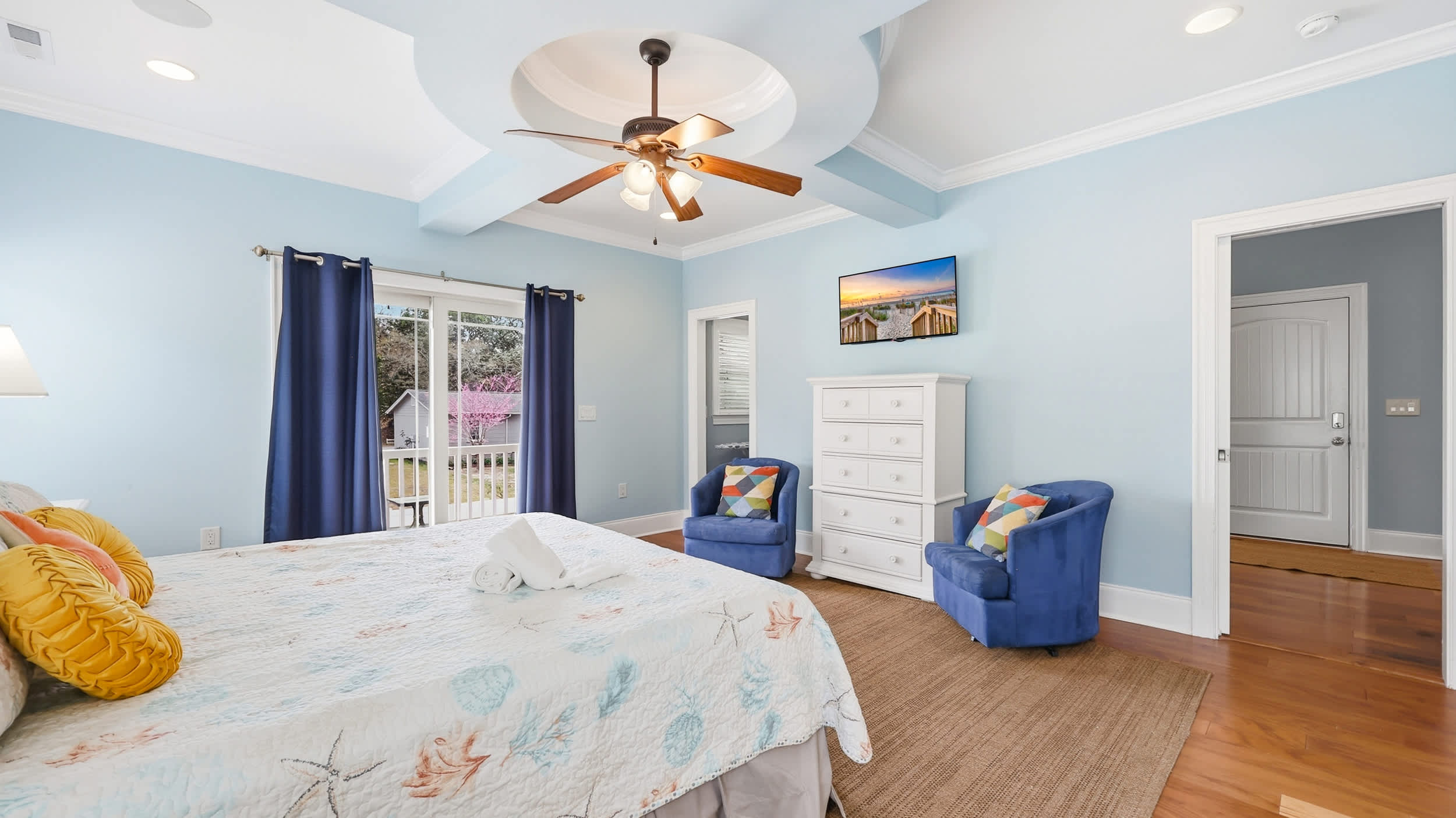 The Palm Luxury Beach House w Pool and Game Room