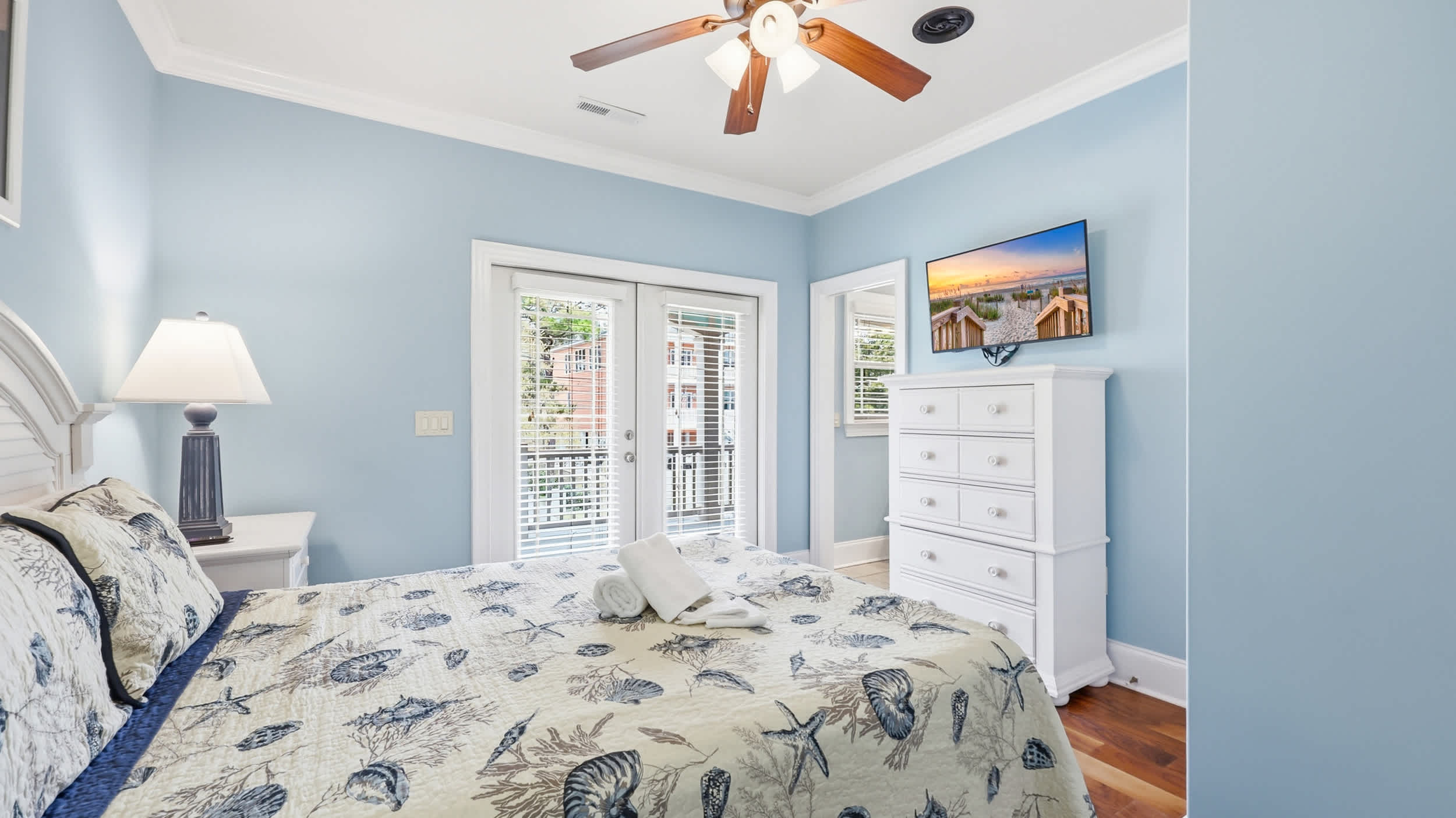 The Palm Luxury Beach House w Pool and Game Room