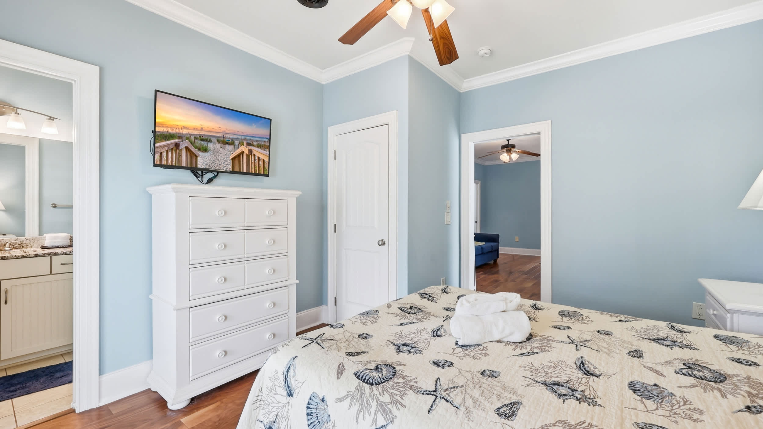 The Palm Luxury Beach House w Pool and Game Room