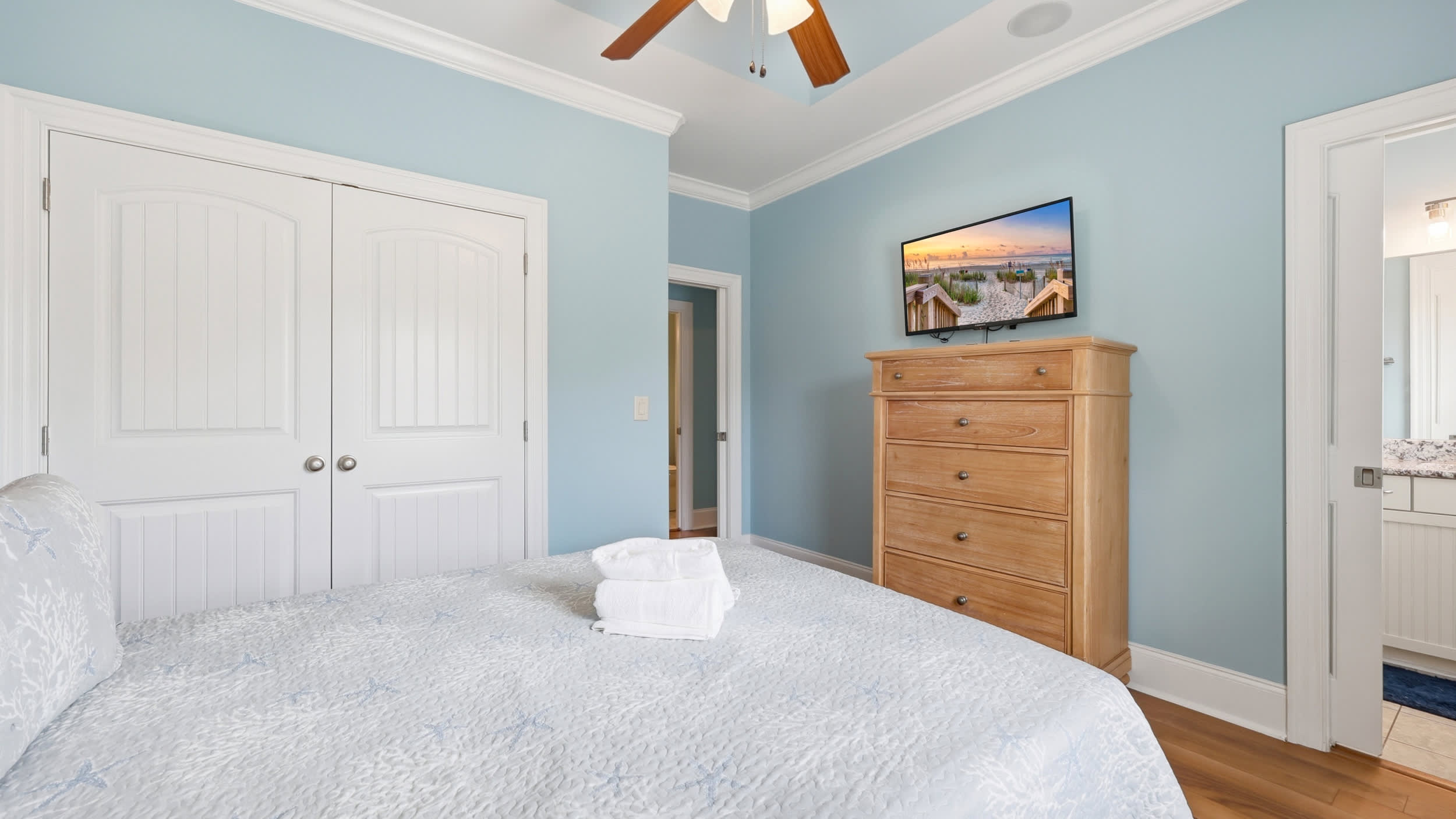 The Palm Luxury Beach House w Pool and Game Room