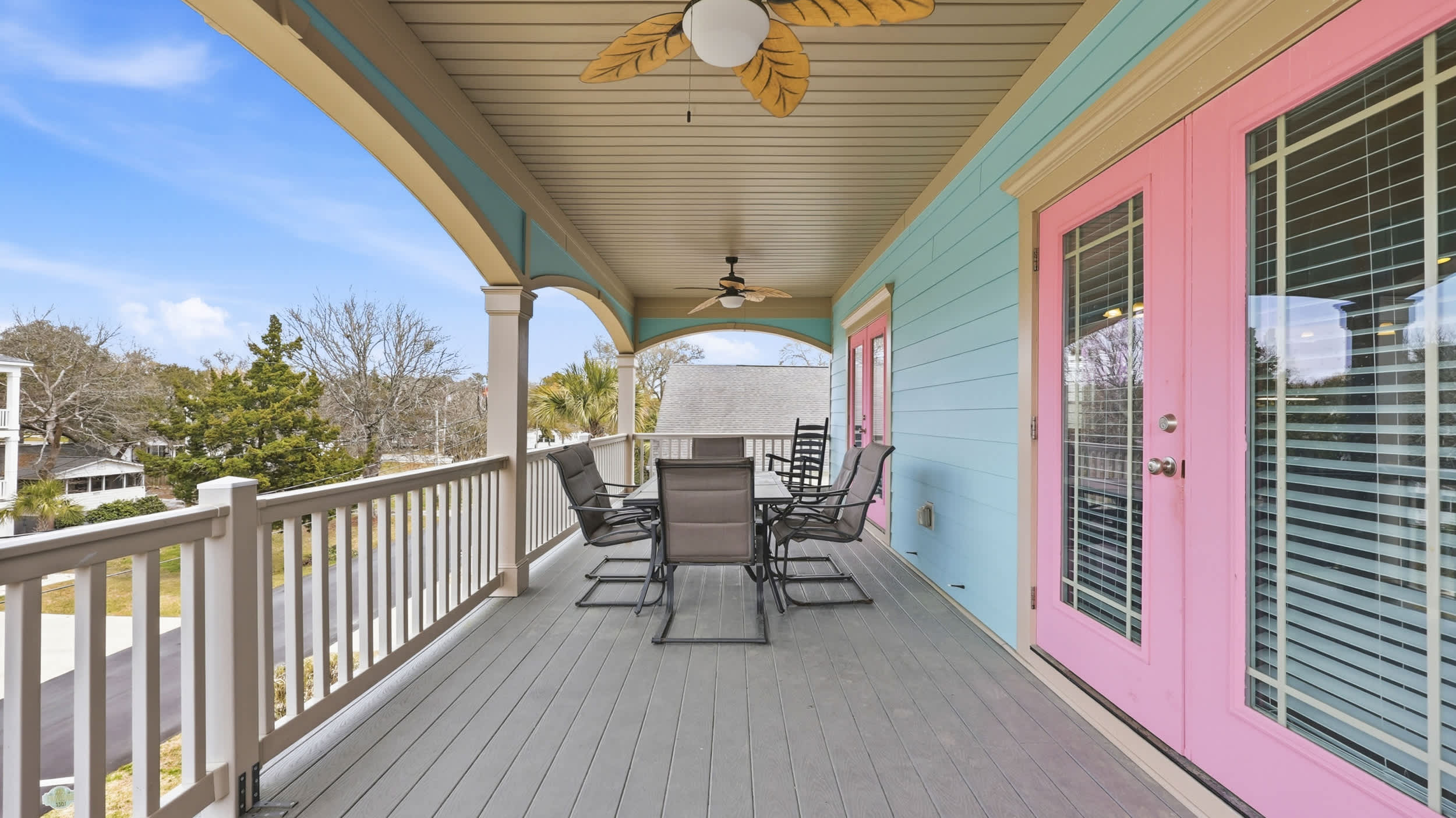 The Palm Luxury Beach House w Pool and Game Room