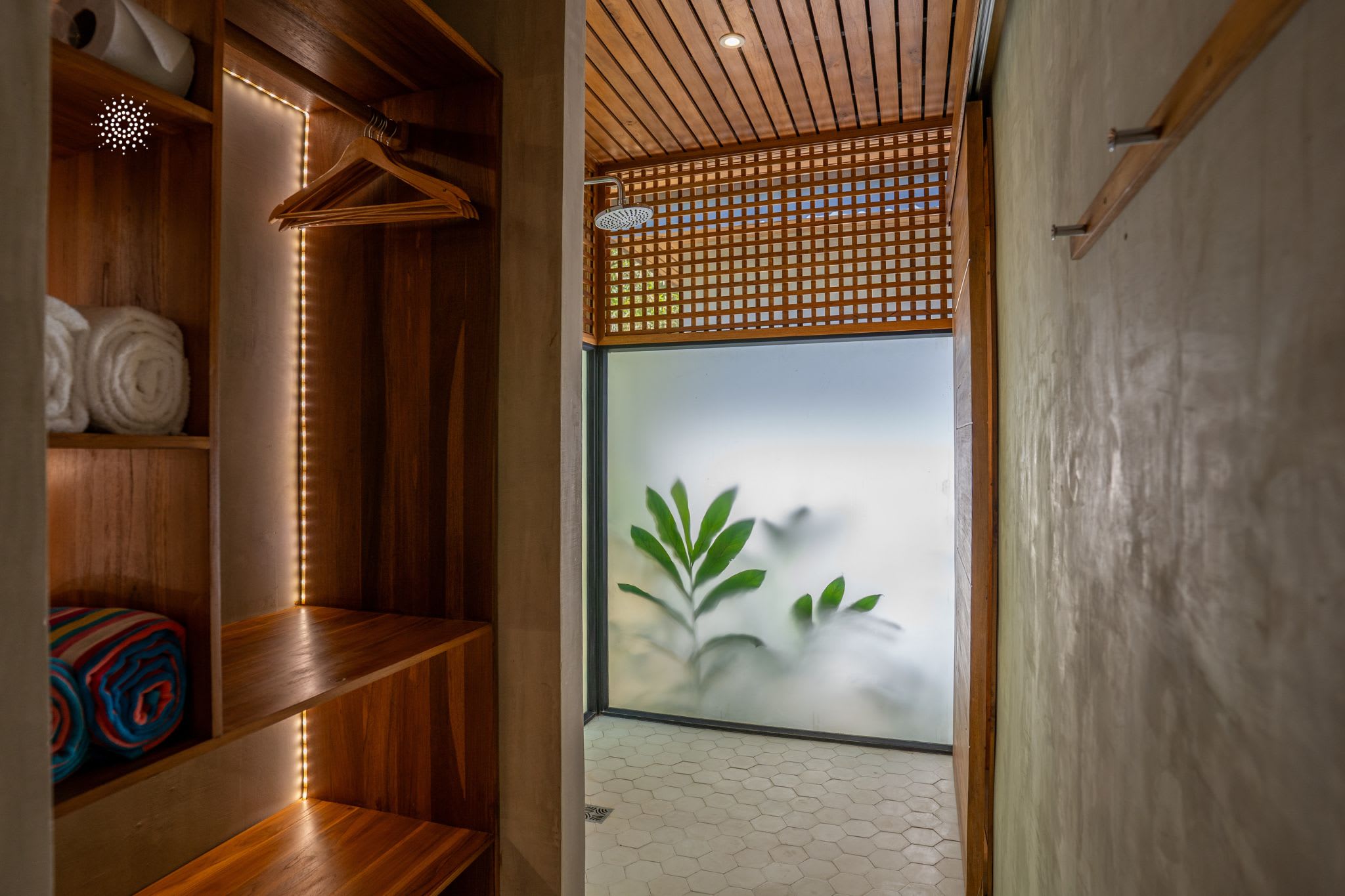 Serenity Wave Bungalow Beach & Jungle Escape + AC