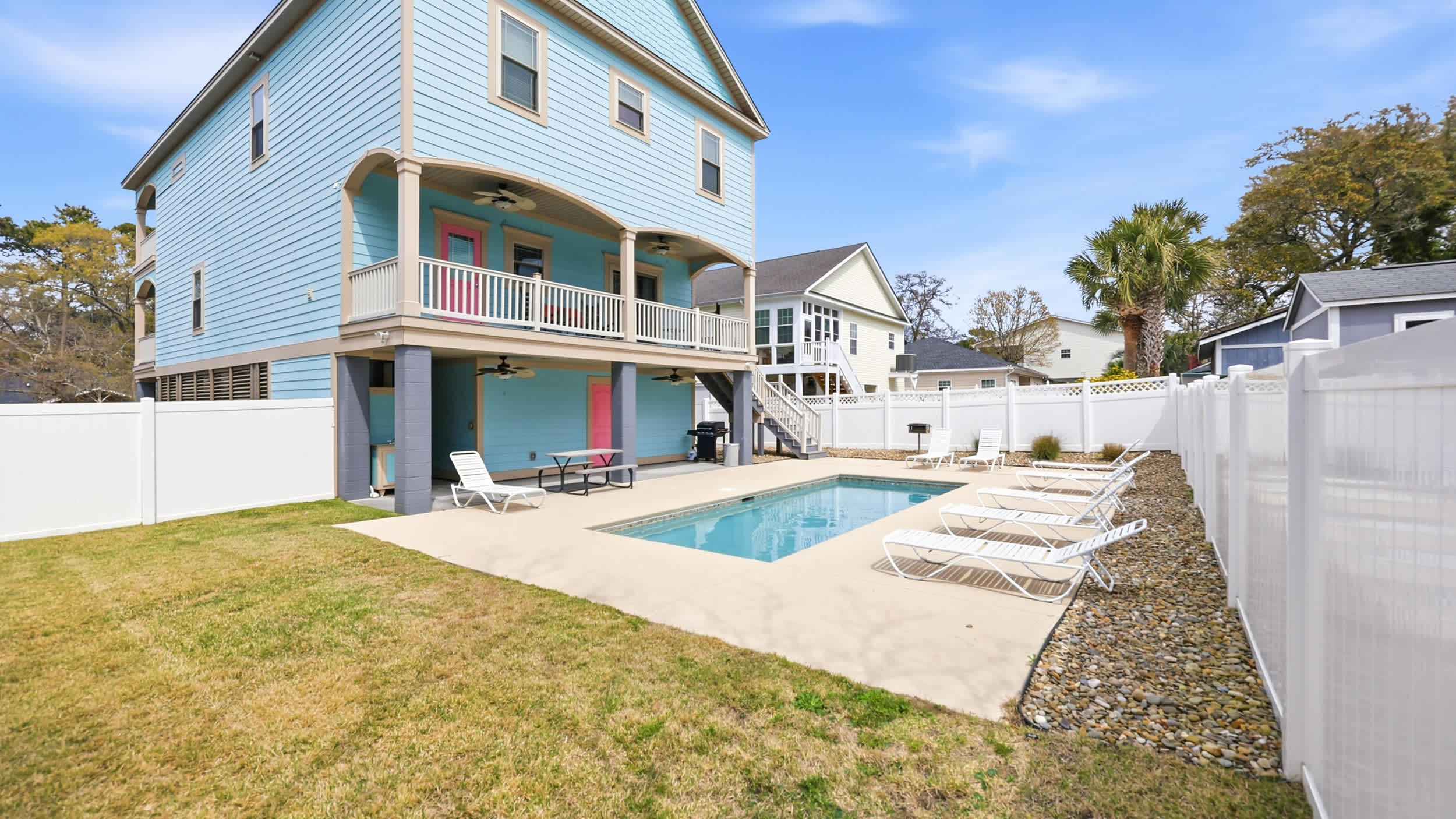The Palm Luxury Beach House w Pool and Game Room