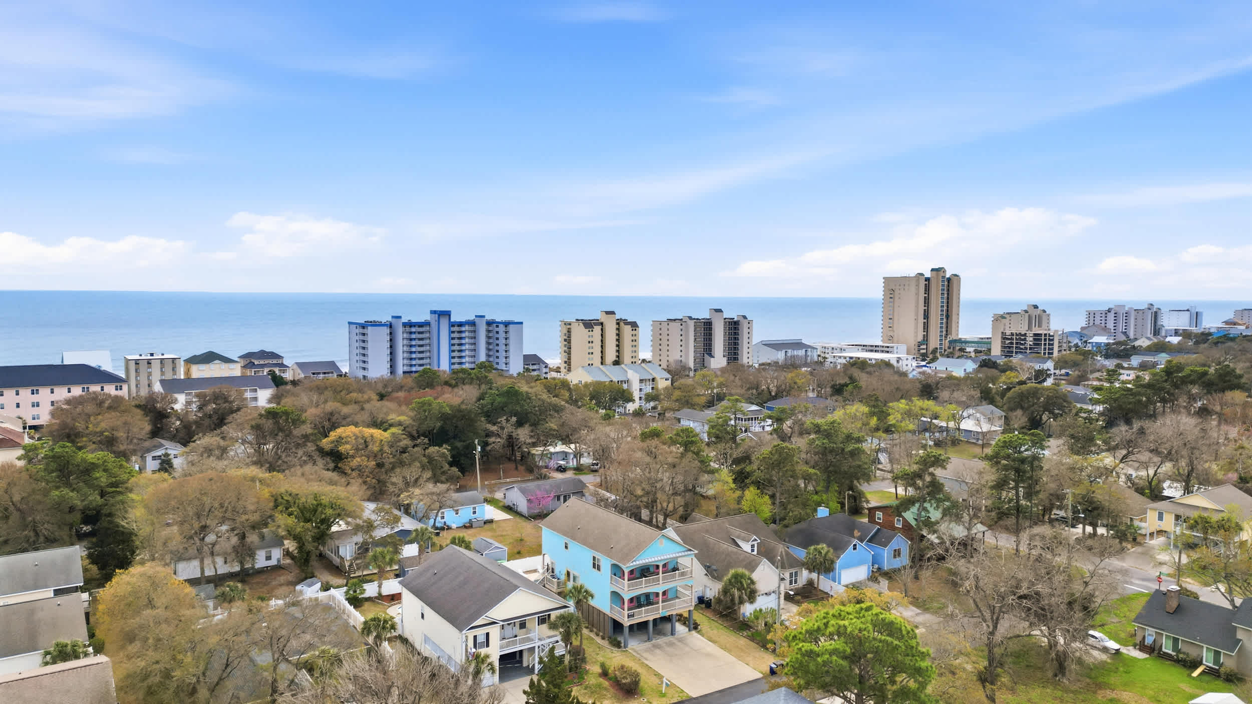 The Palm Luxury Beach House w Pool and Game Room