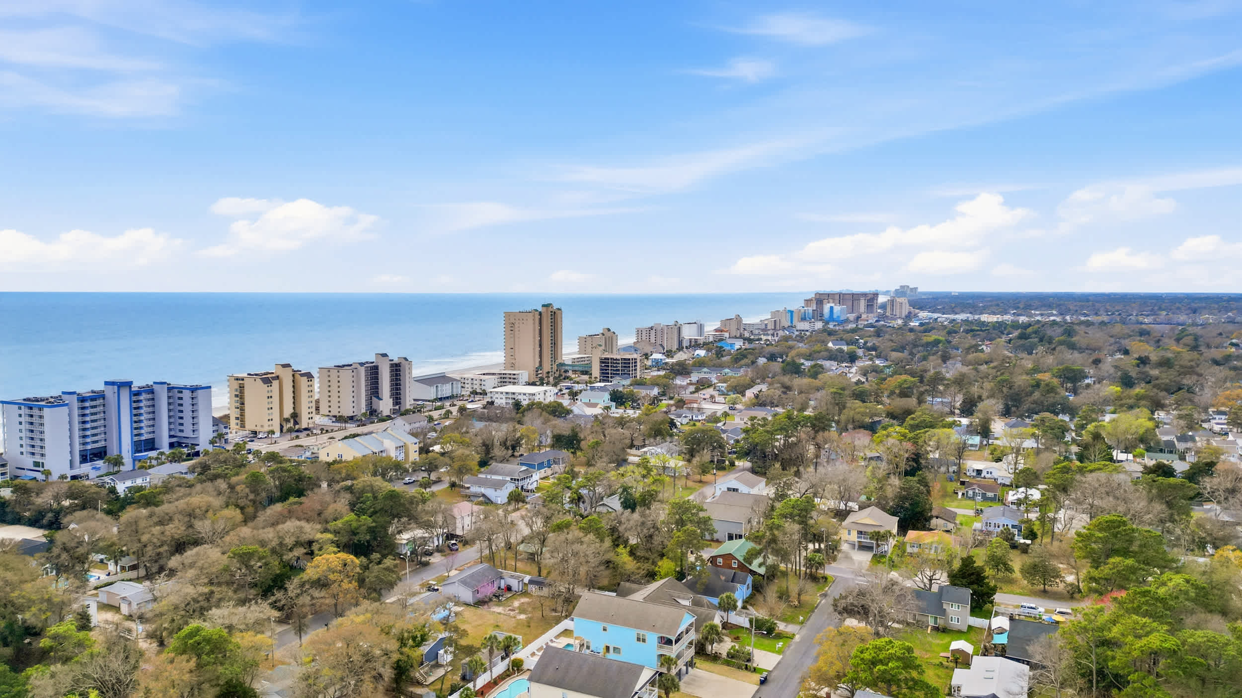 The Palm Luxury Beach House w Pool and Game Room