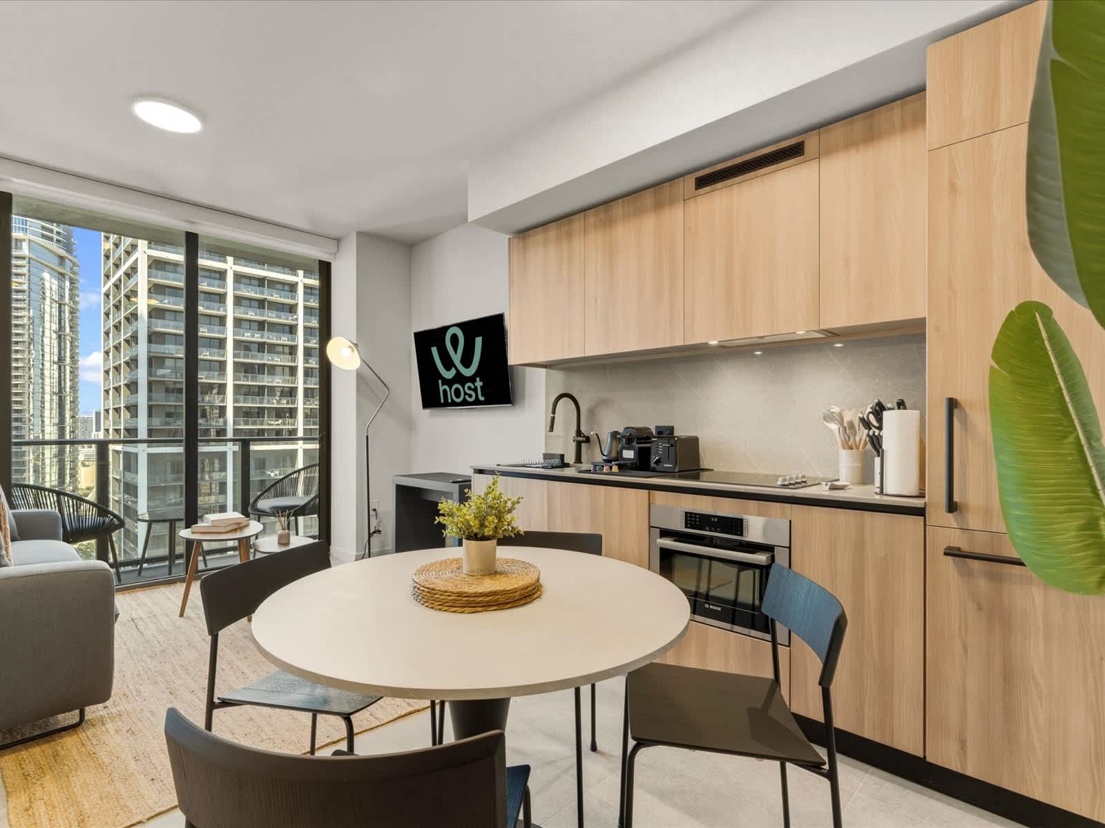 FIFA Fan Fest Walk | Sleek 1BR+Den | Pool / Cinema