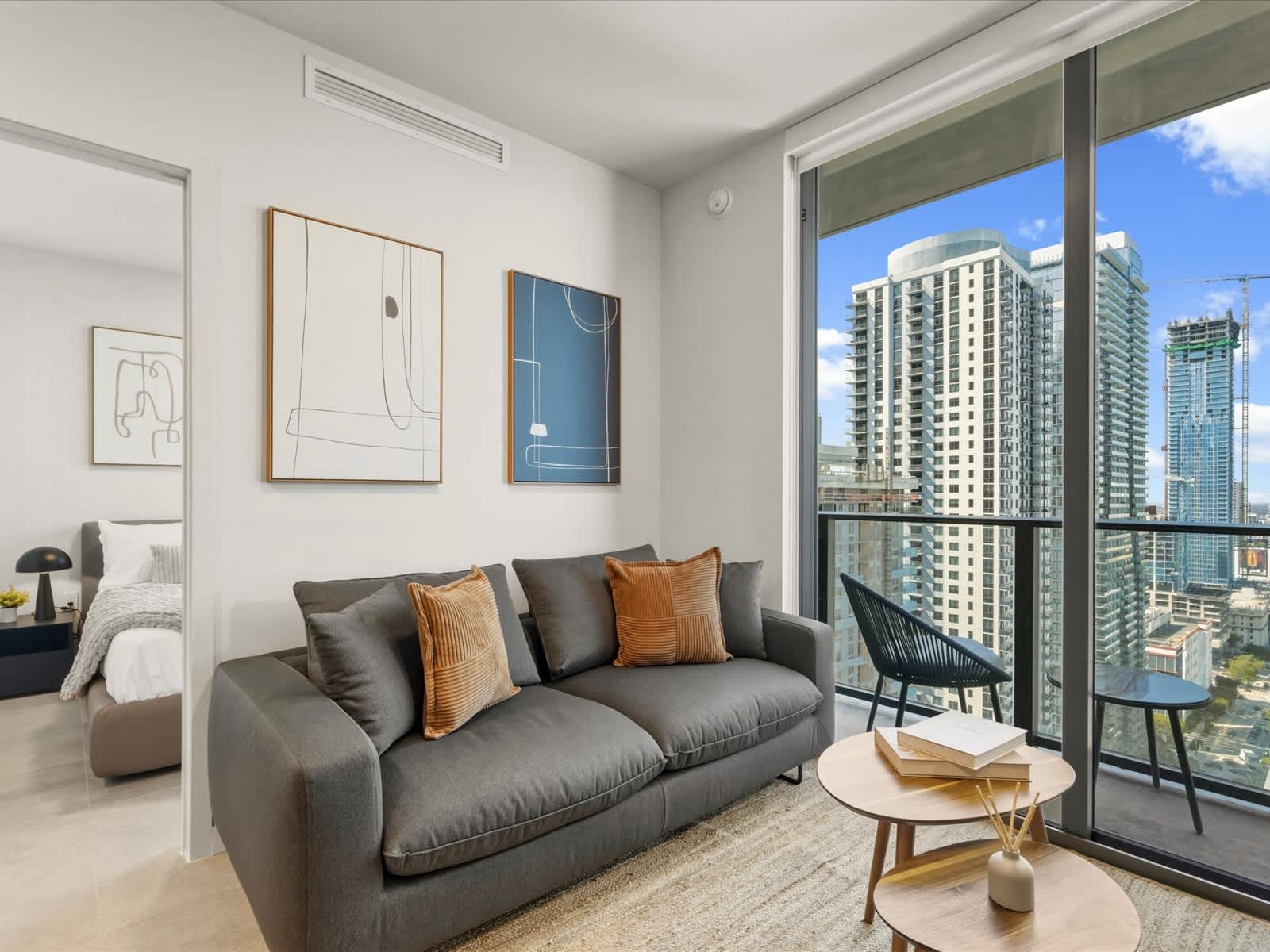 FIFA Fan Fest Walk | Sleek 1BR+Den | Pool / Cinema