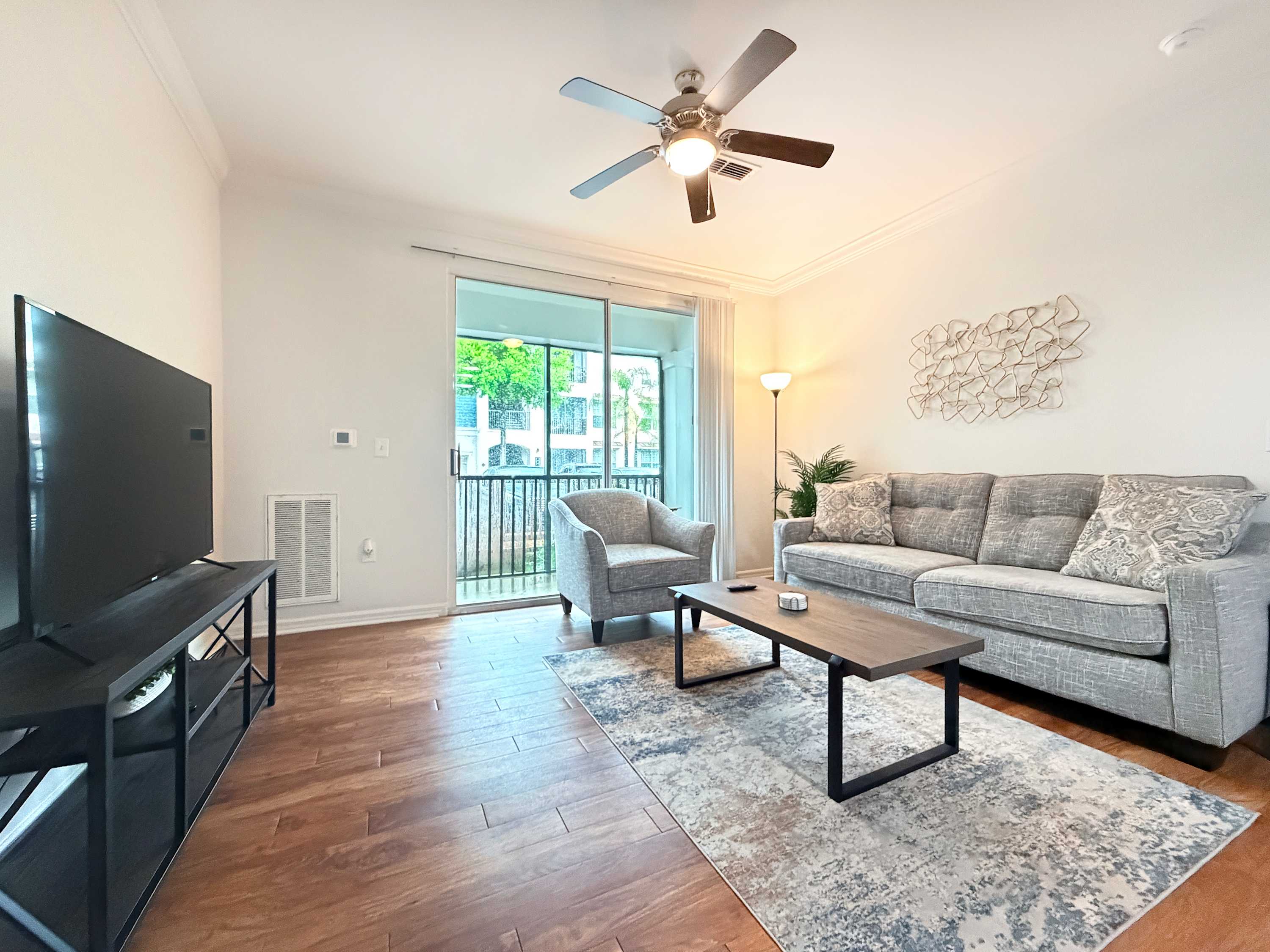 Peaceful 1st Floor Apt with Parks, Prime North Tampa