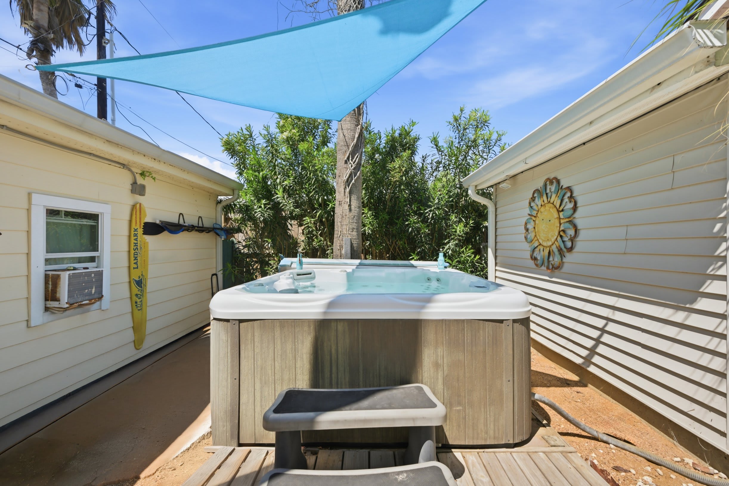Coastal Cottage with Hot Tub & Fenced Yard + Beach