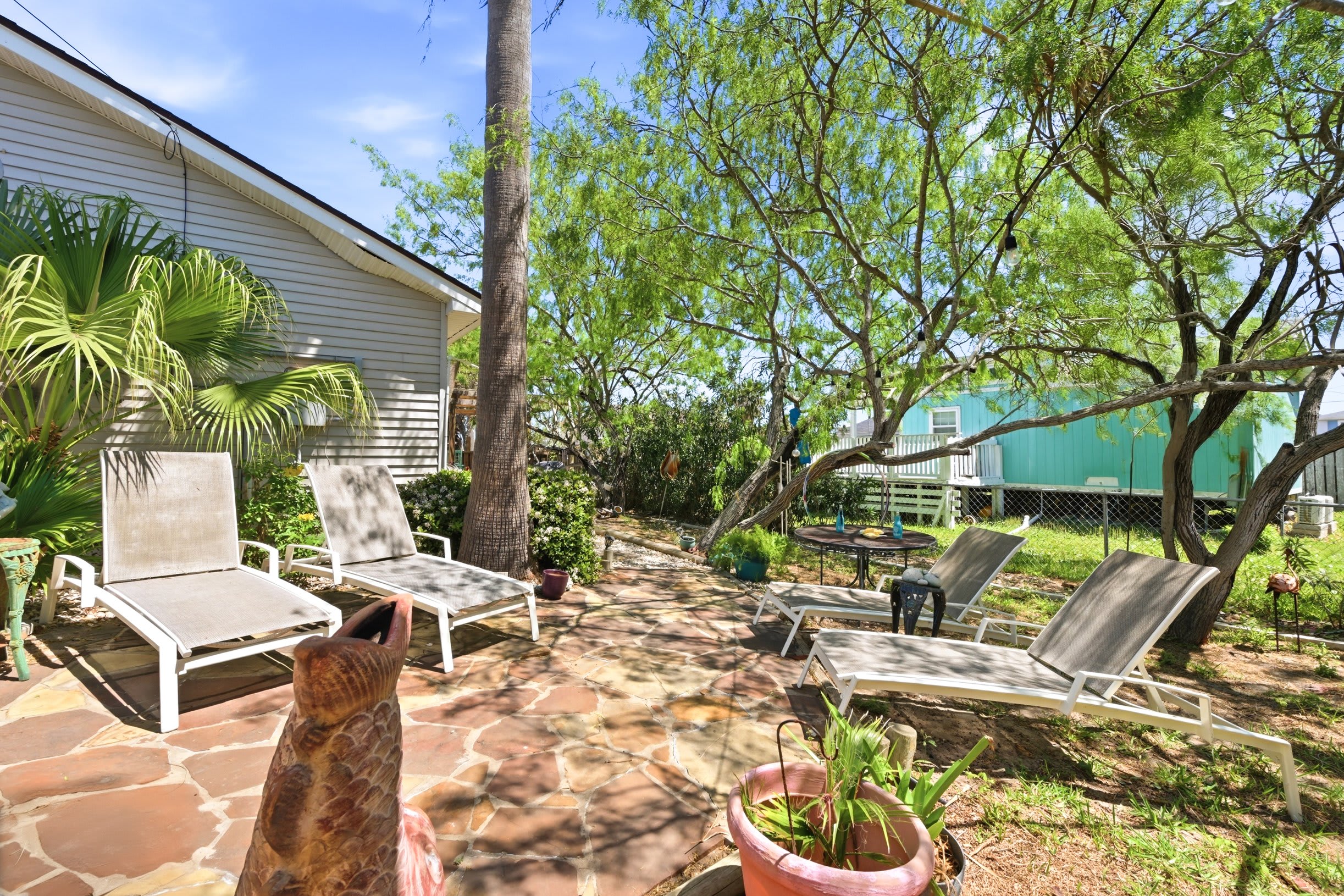 Coastal Cottage with Hot Tub & Fenced Yard + Beach