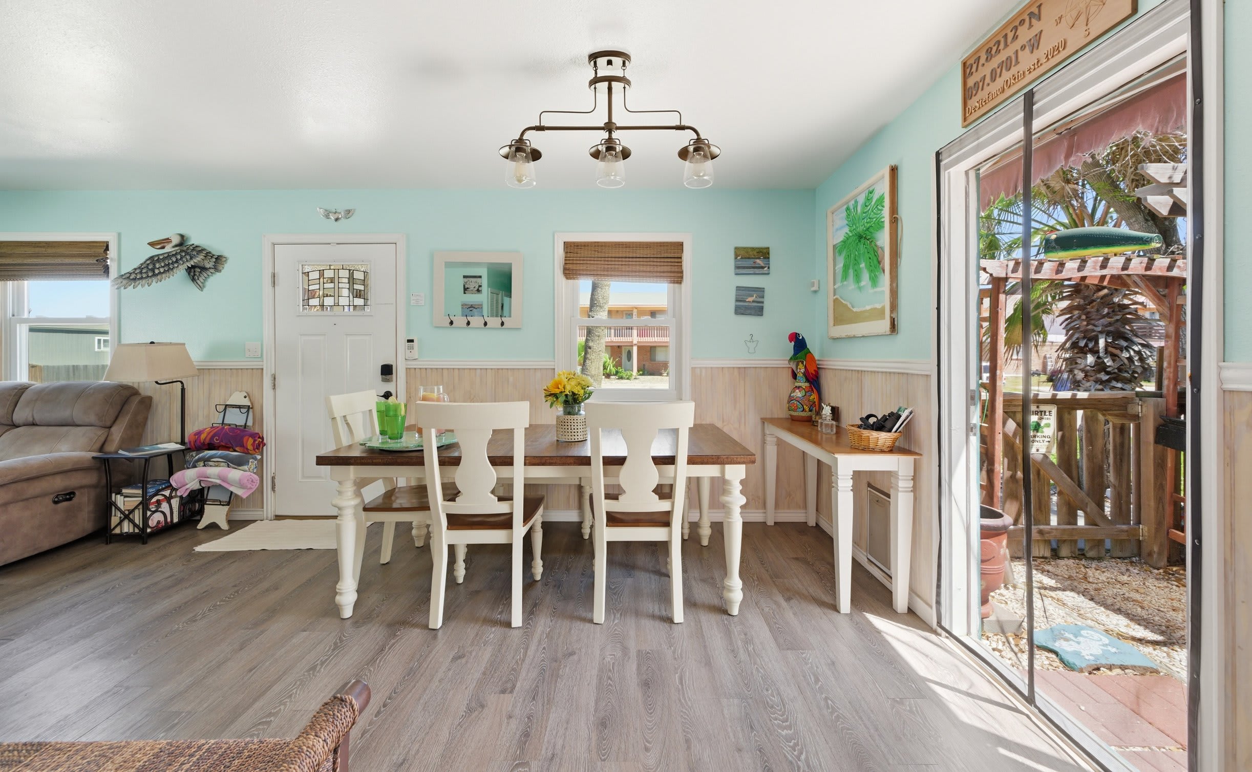 Coastal Cottage with Hot Tub & Fenced Yard + Beach