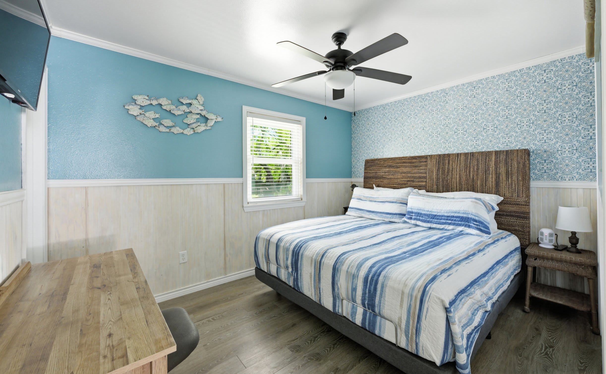 Coastal Cottage with Hot Tub & Fenced Yard + Beach