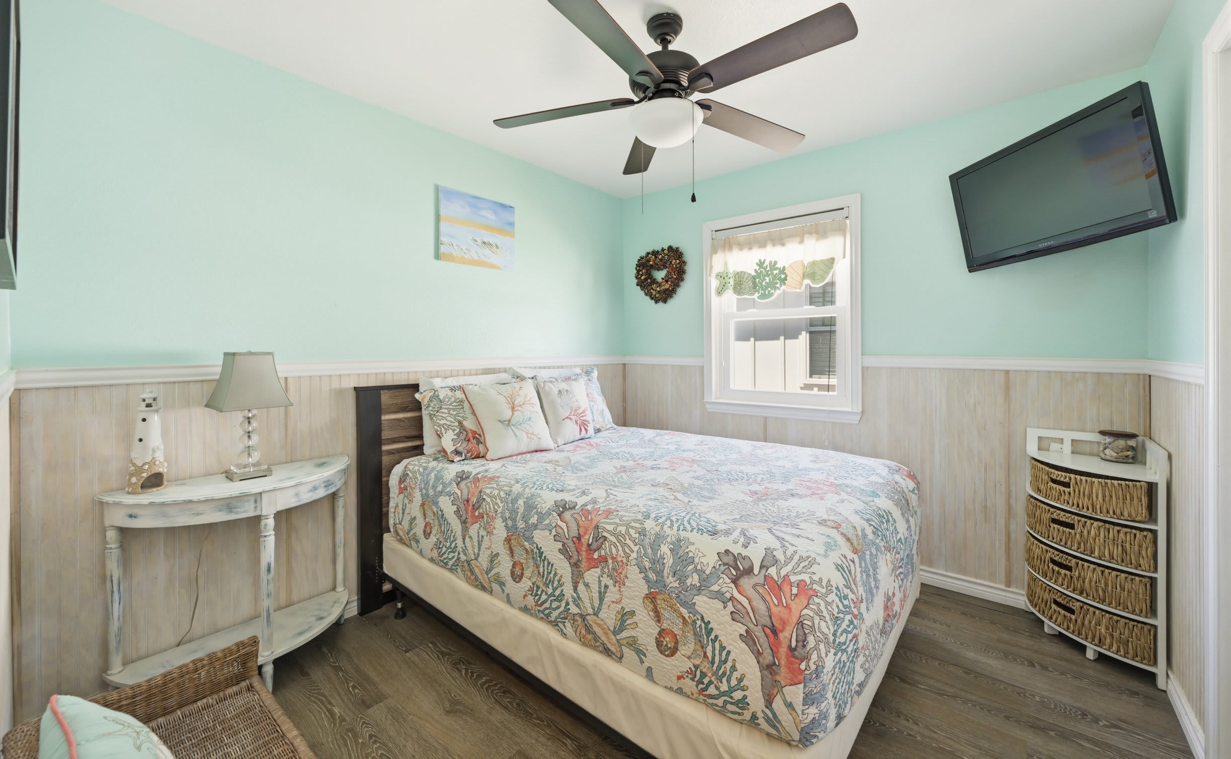 Coastal Cottage with Hot Tub & Fenced Yard + Beach