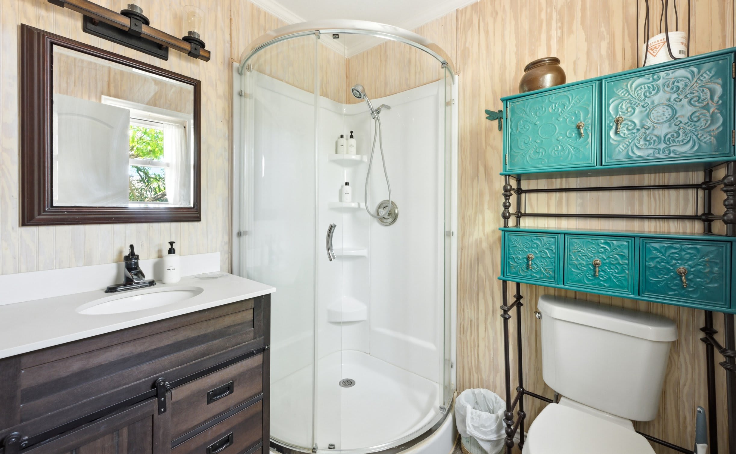 Coastal Cottage with Hot Tub & Fenced Yard + Beach