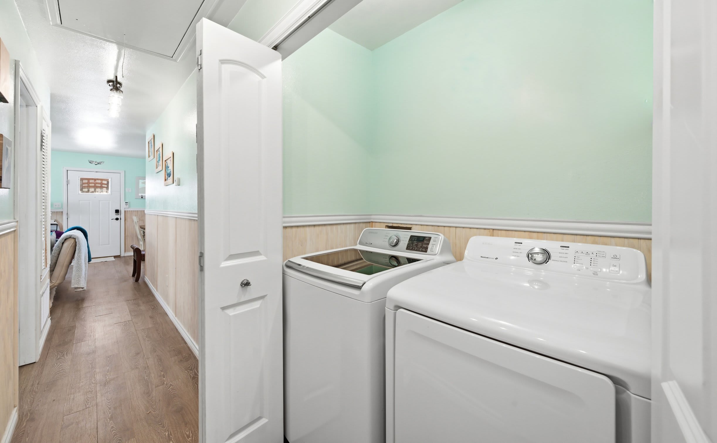 Coastal Cottage with Hot Tub & Fenced Yard + Beach