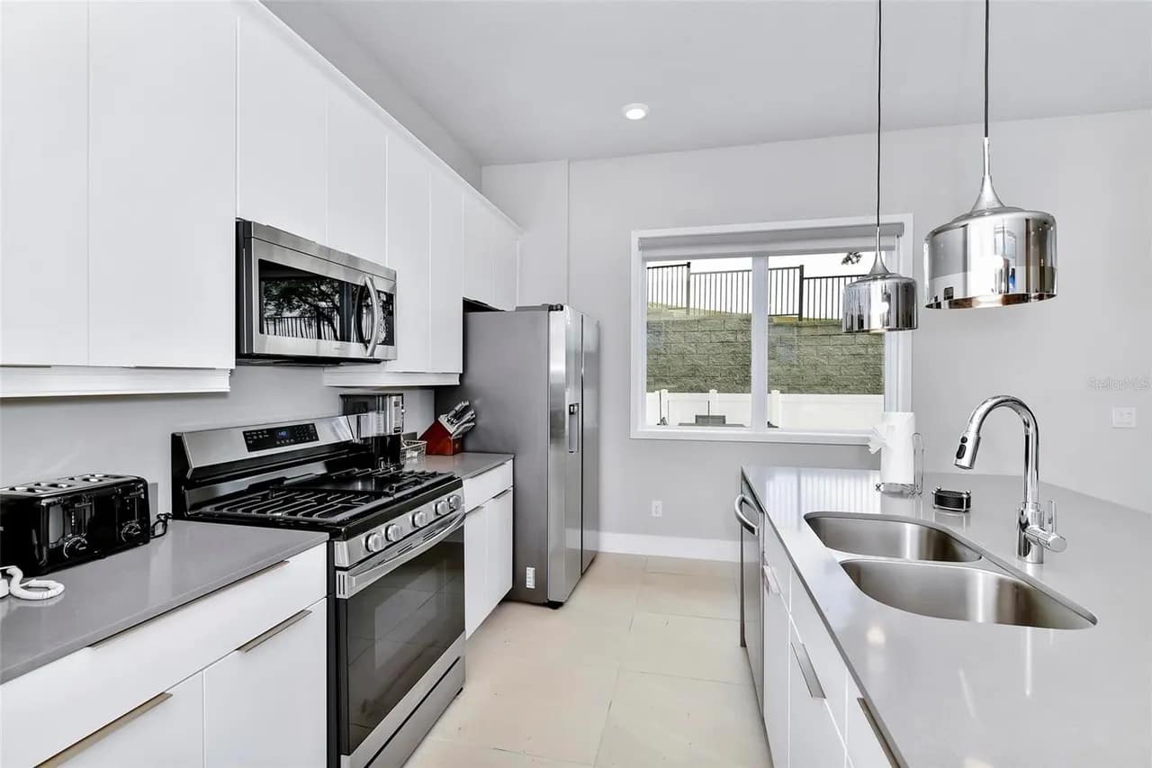 Luxury condo near Disney with pool!