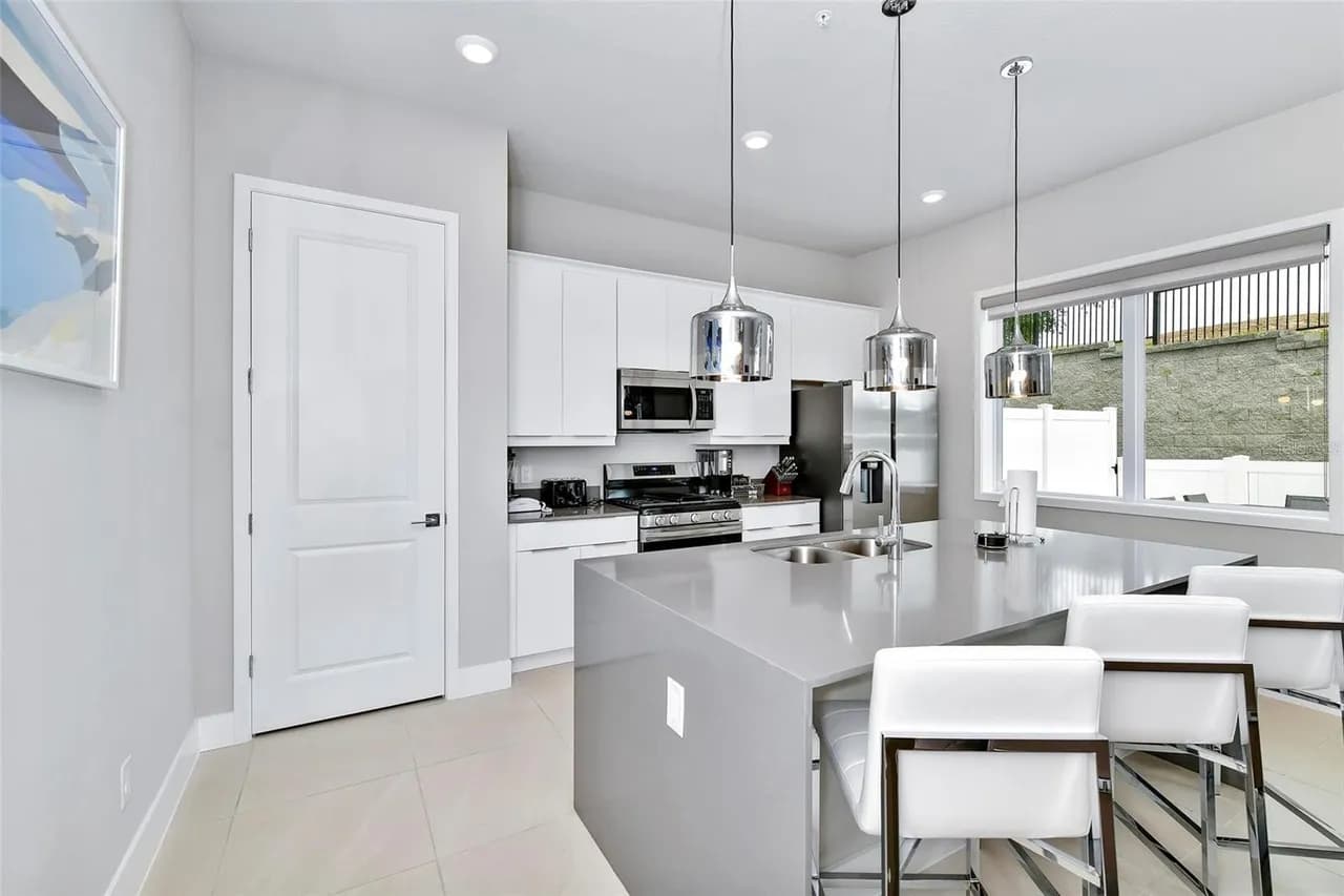 Luxury condo near Disney with pool!