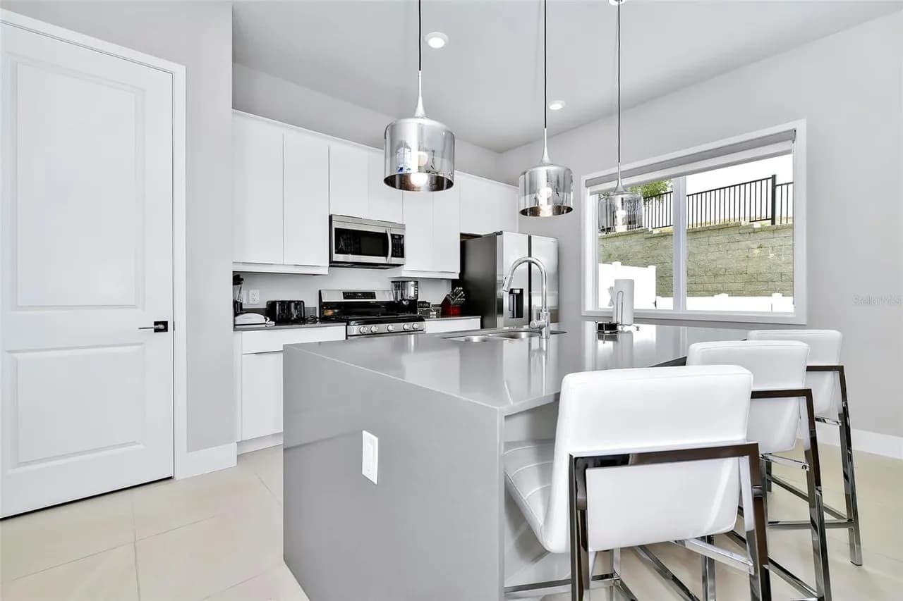 Luxury condo near Disney with pool!